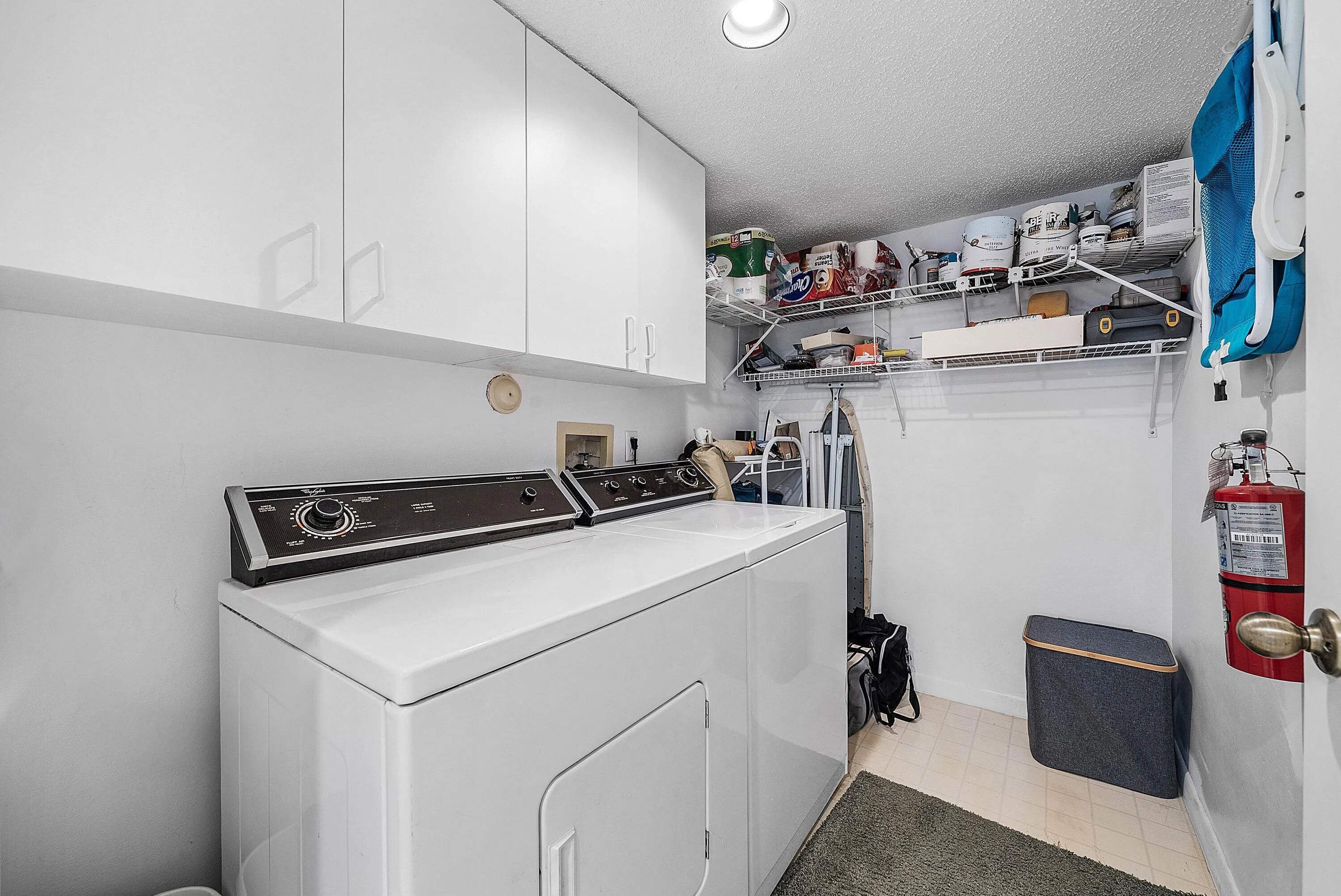 028-4735LucerneLakesBoulevardWest-402-La