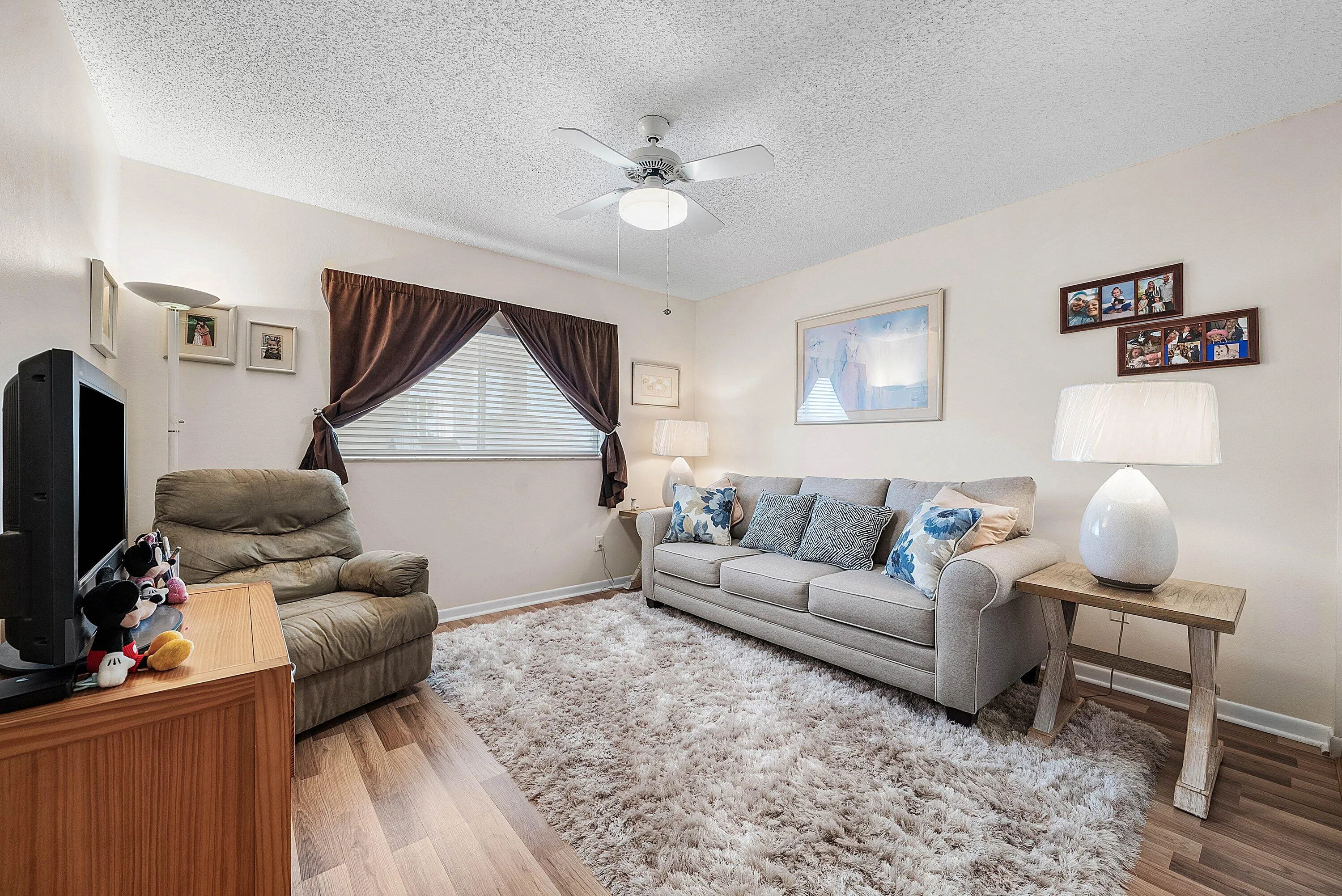 025-4735LucerneLakesBoulevardWest-402-La