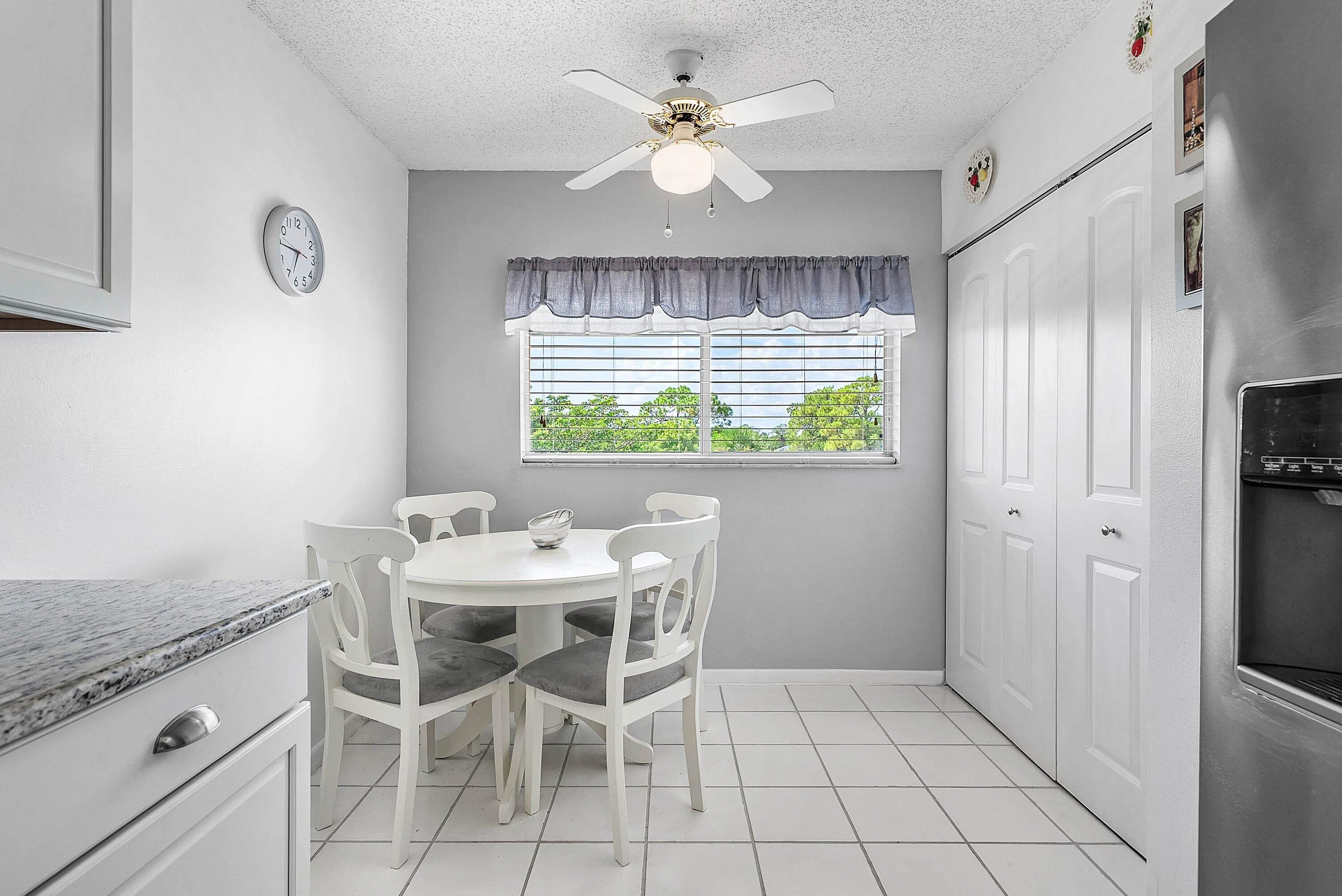 009-4735LucerneLakesBoulevardWest-402-La