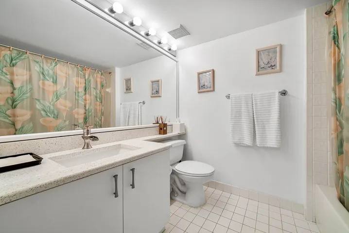 027-4735LucerneLakesBoulevardWest-402-La