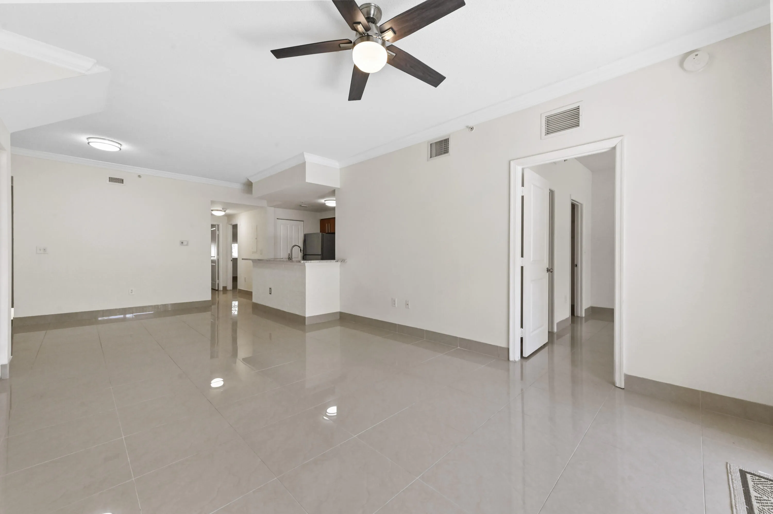 10 Livingroom 04