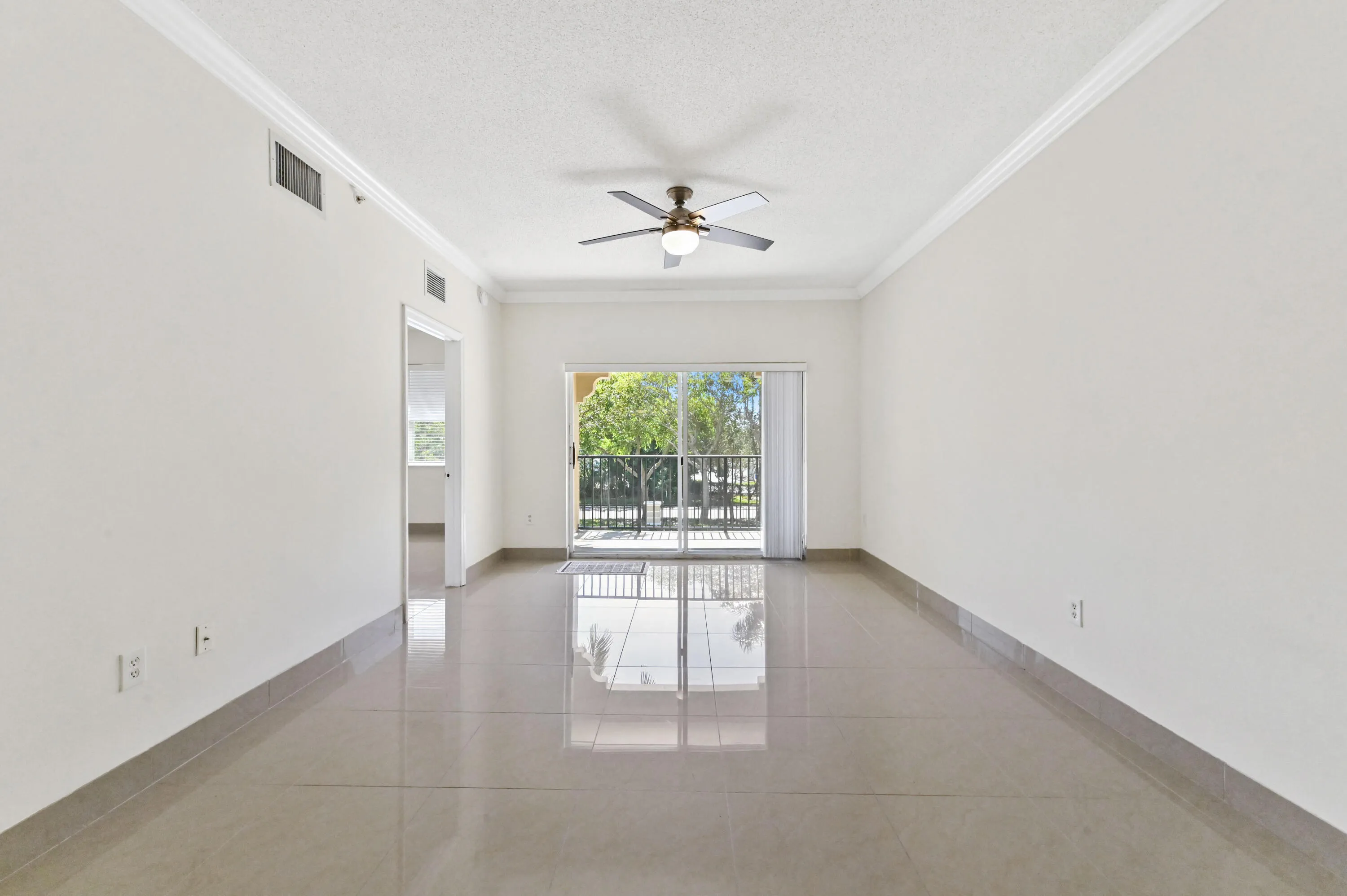 07 Livingroom 01
