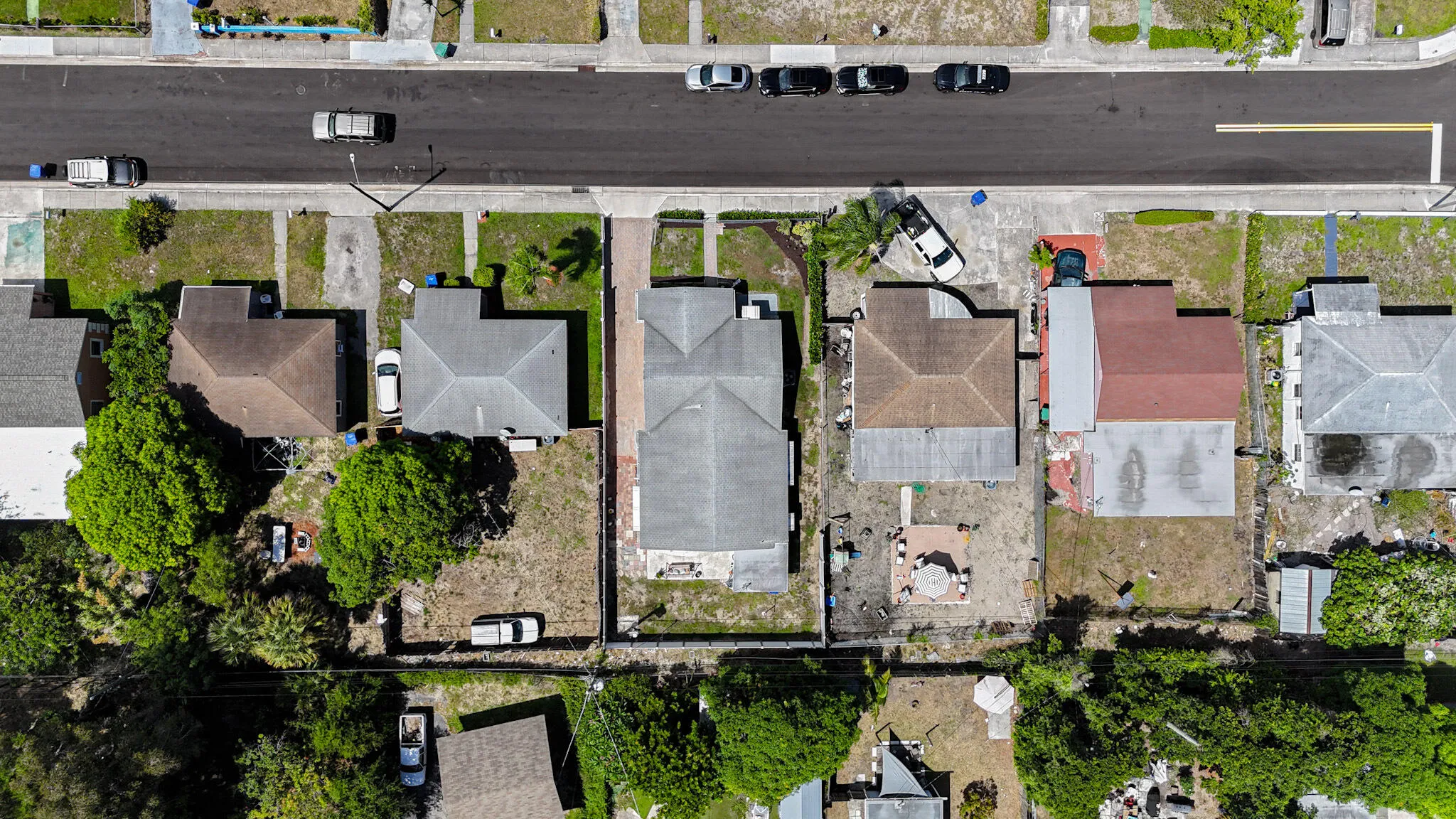 625 W 2nd St (40)