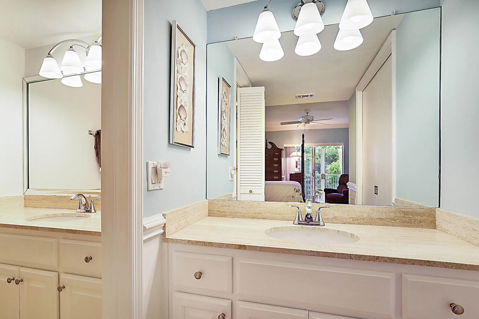 26_700_NE_Harbour_Terrace_Unit_23126_mls