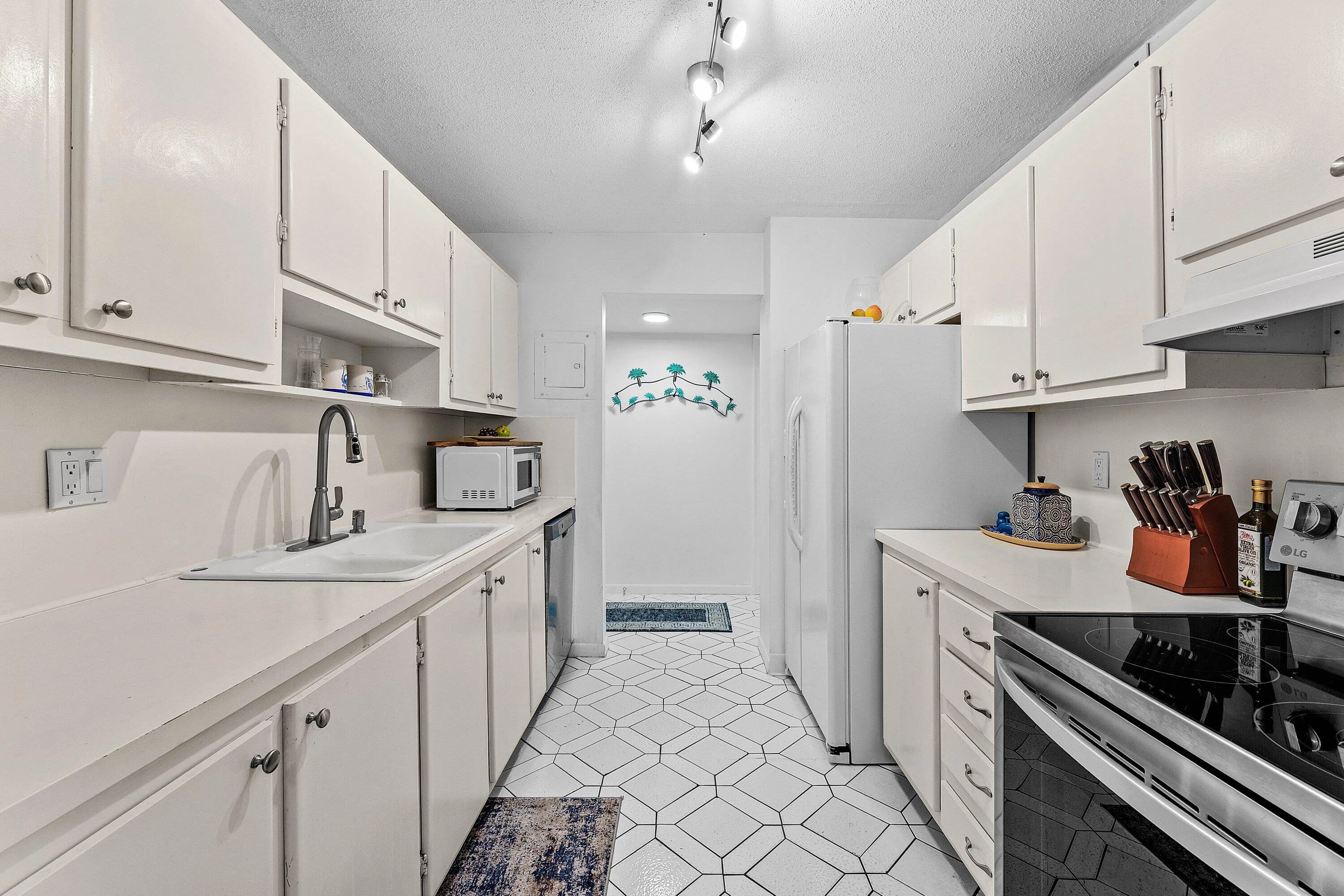 008-1111SouthOceanBoulevard-315-DelrayBe