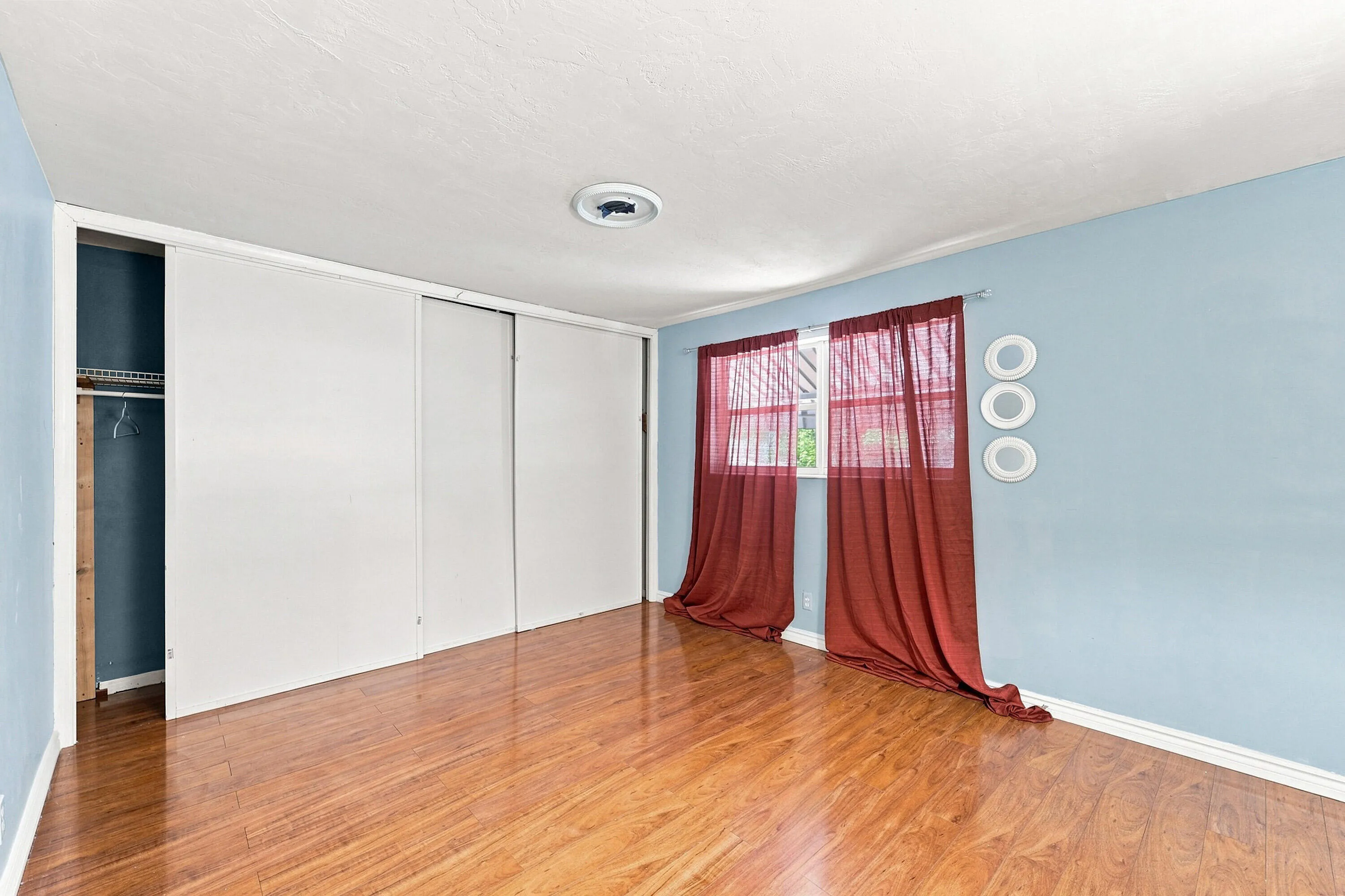 11_bedroom