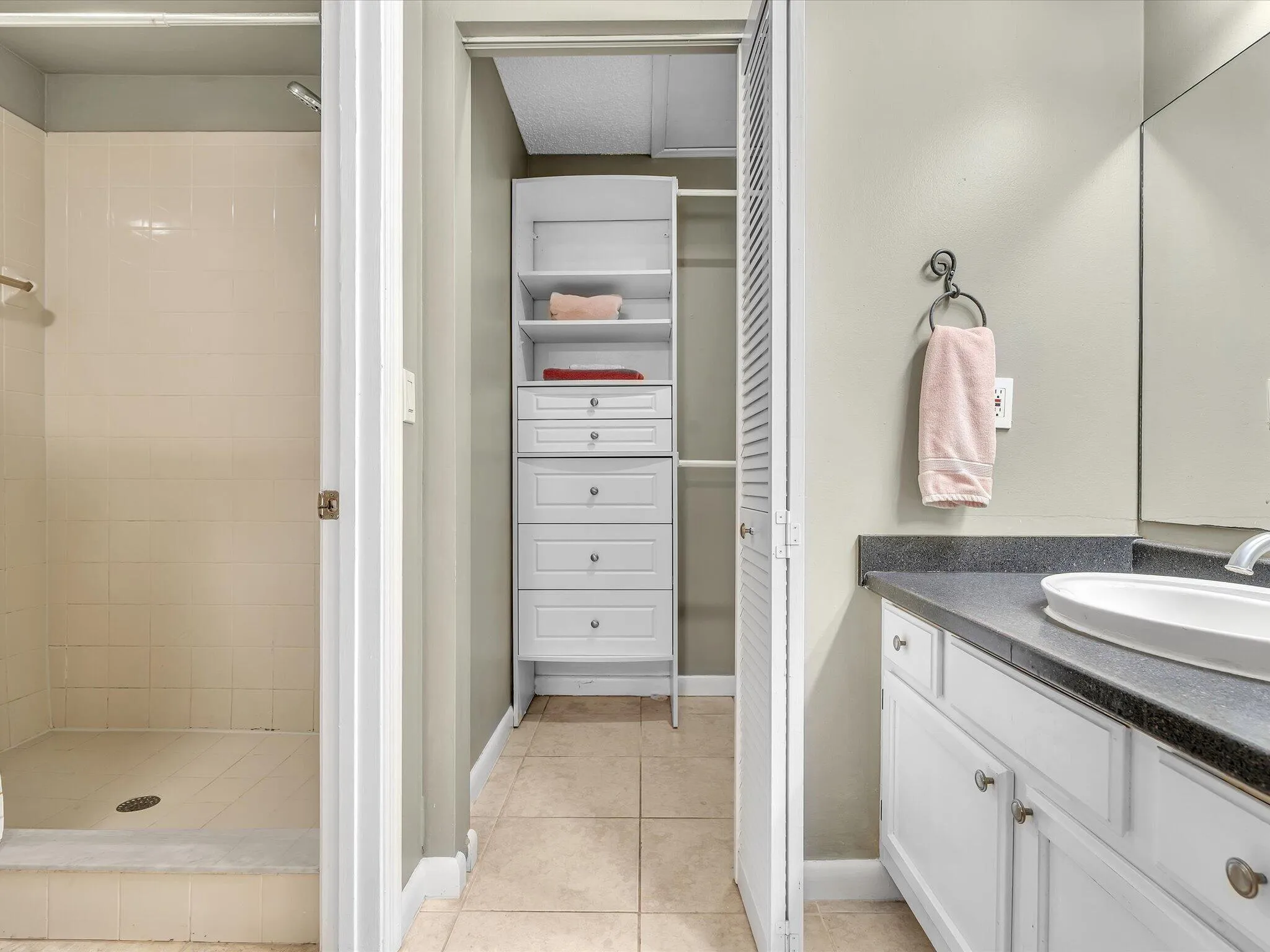 Primary bathroom, one sink