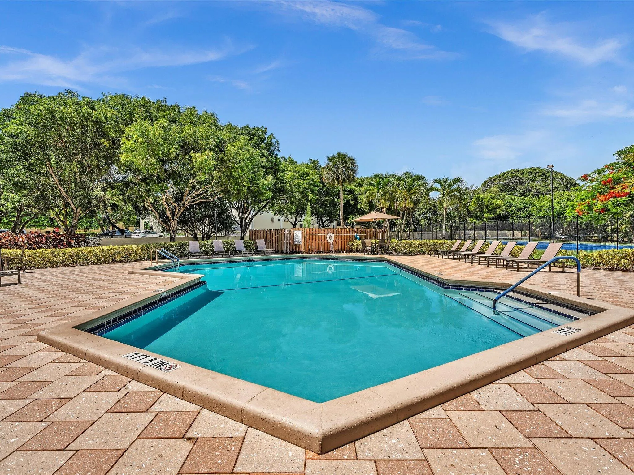 2 community pools