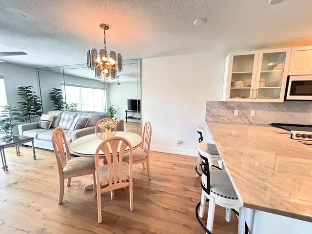Kitchen Bar