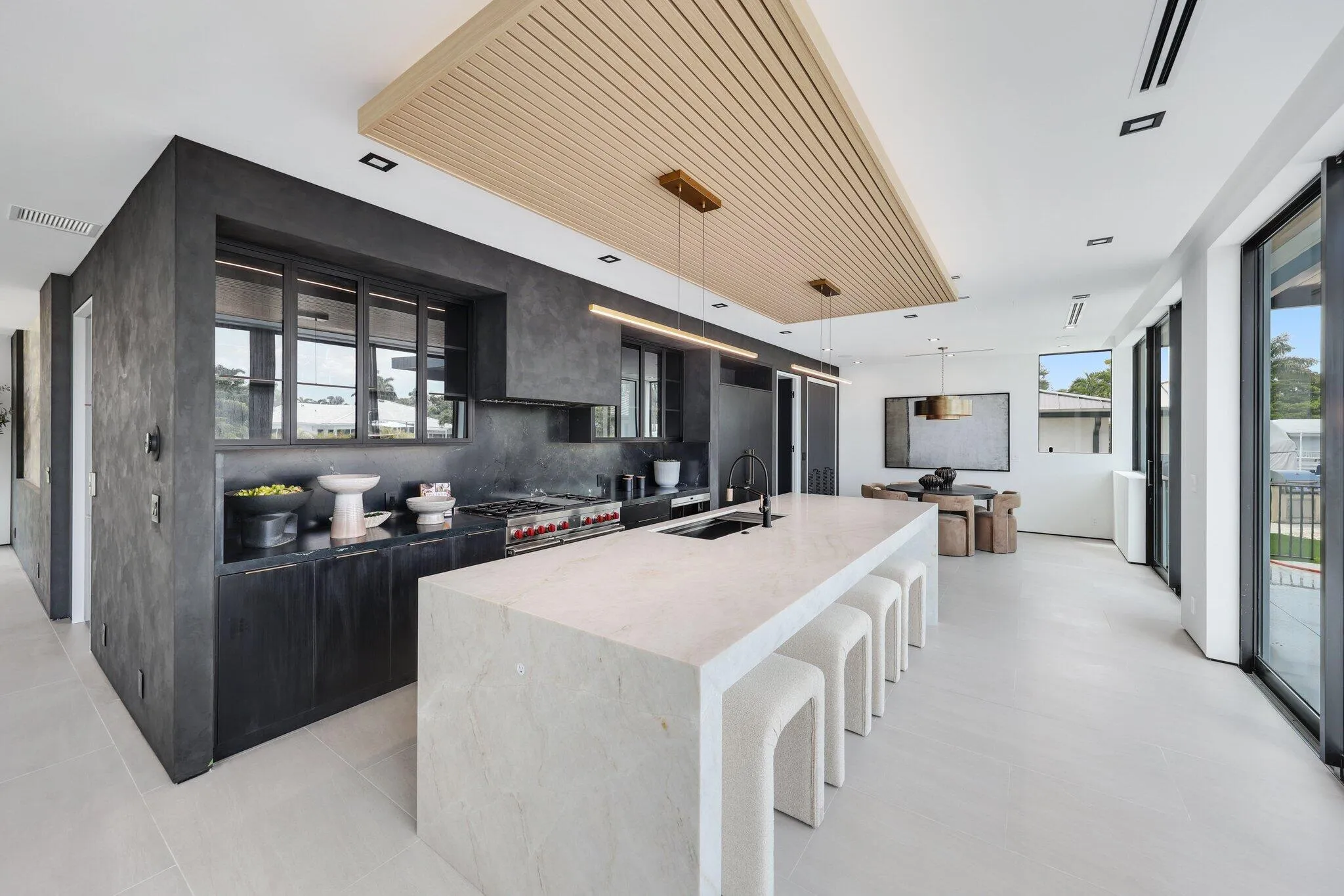 2825 Northeast 27th St - 24.jpg-SMALL