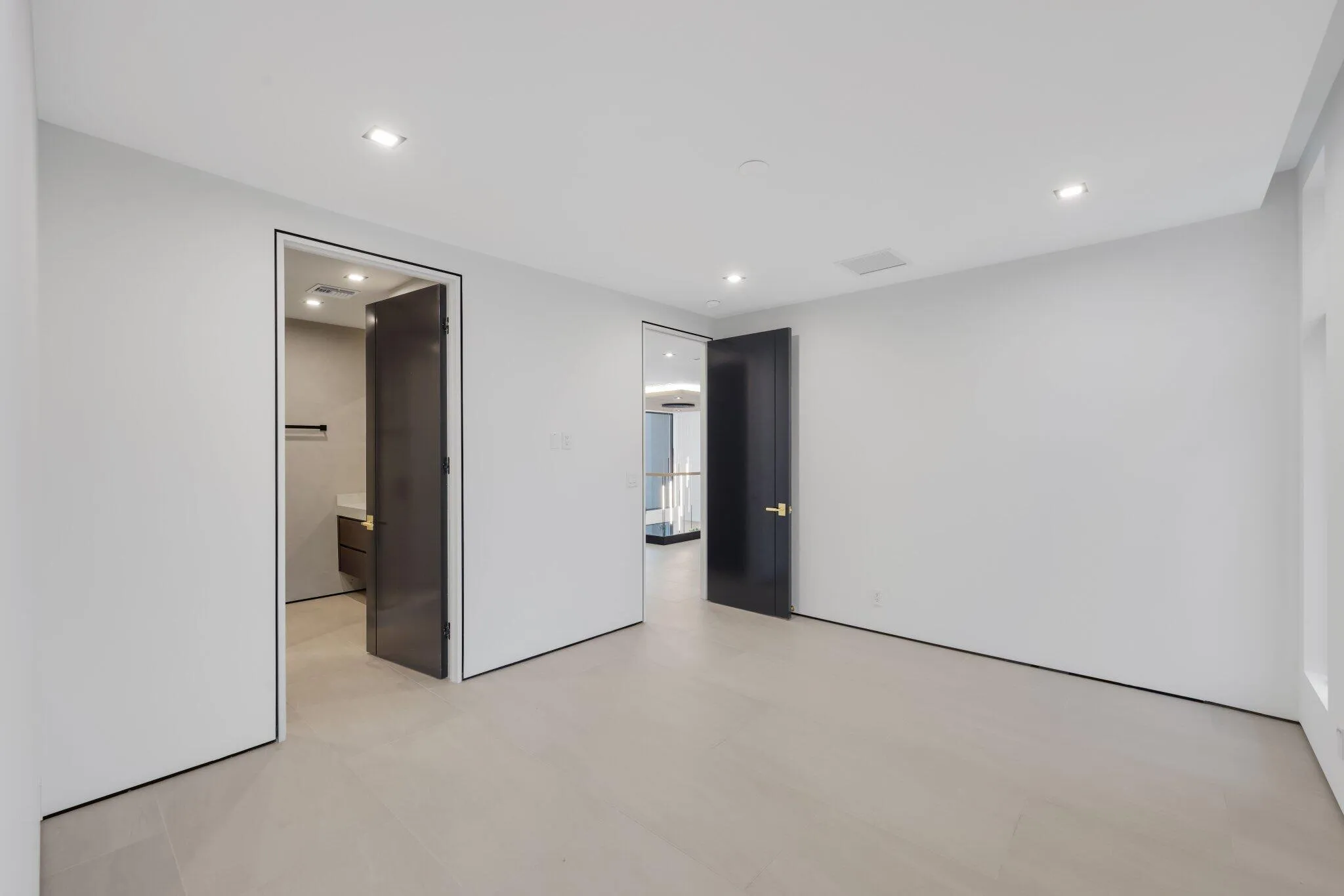 2825 Northeast 27th St - 62.jpg-SMALL