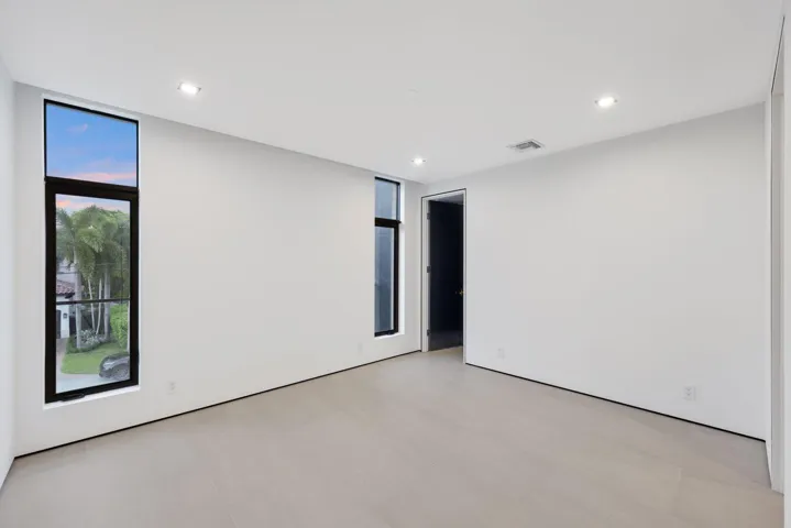 2825 Northeast 27th St - 61.jpg-SMALL