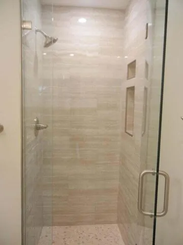 E2 BATH 1