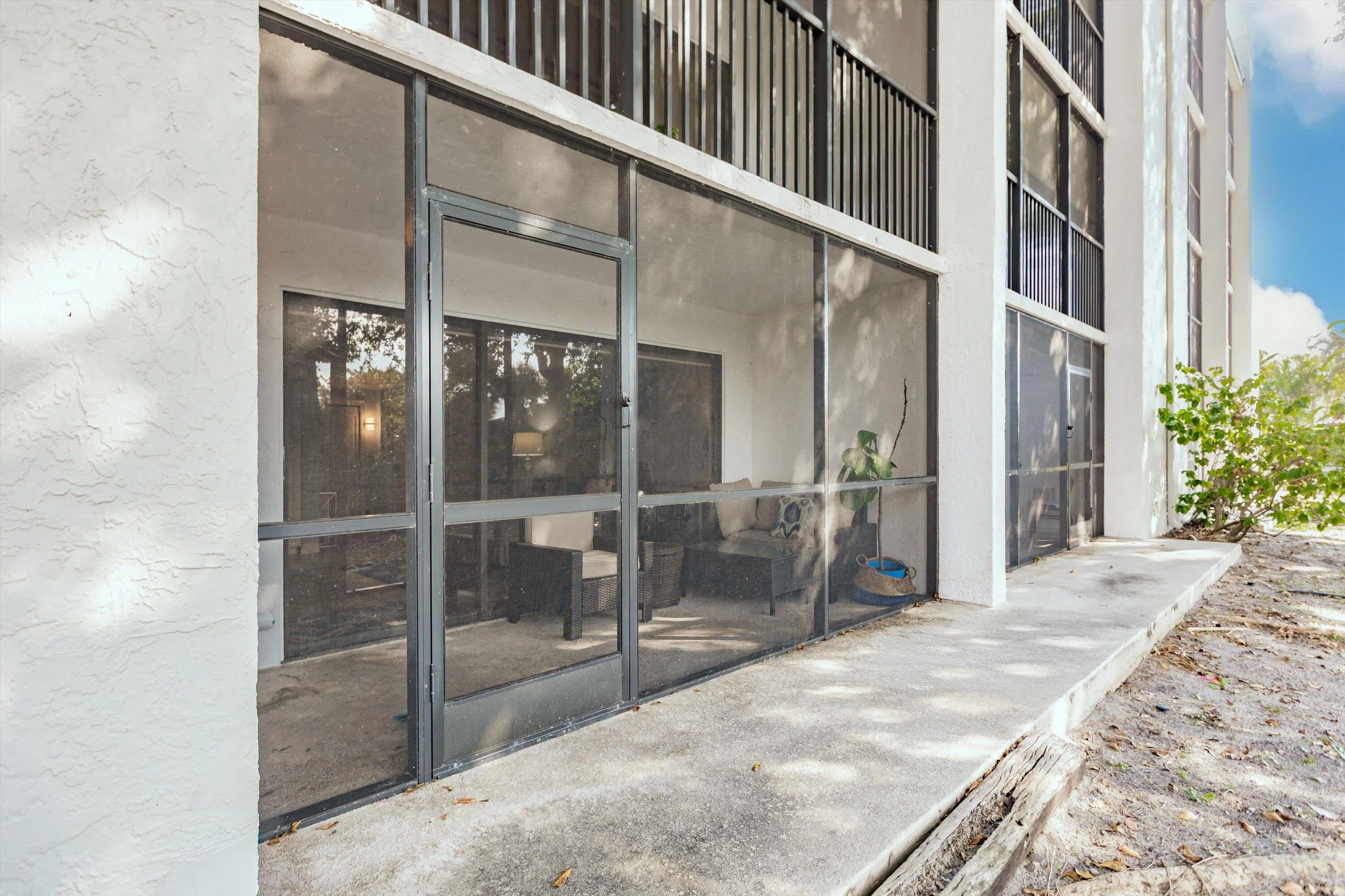 1605 US Highway 1 C104 enclosed porch