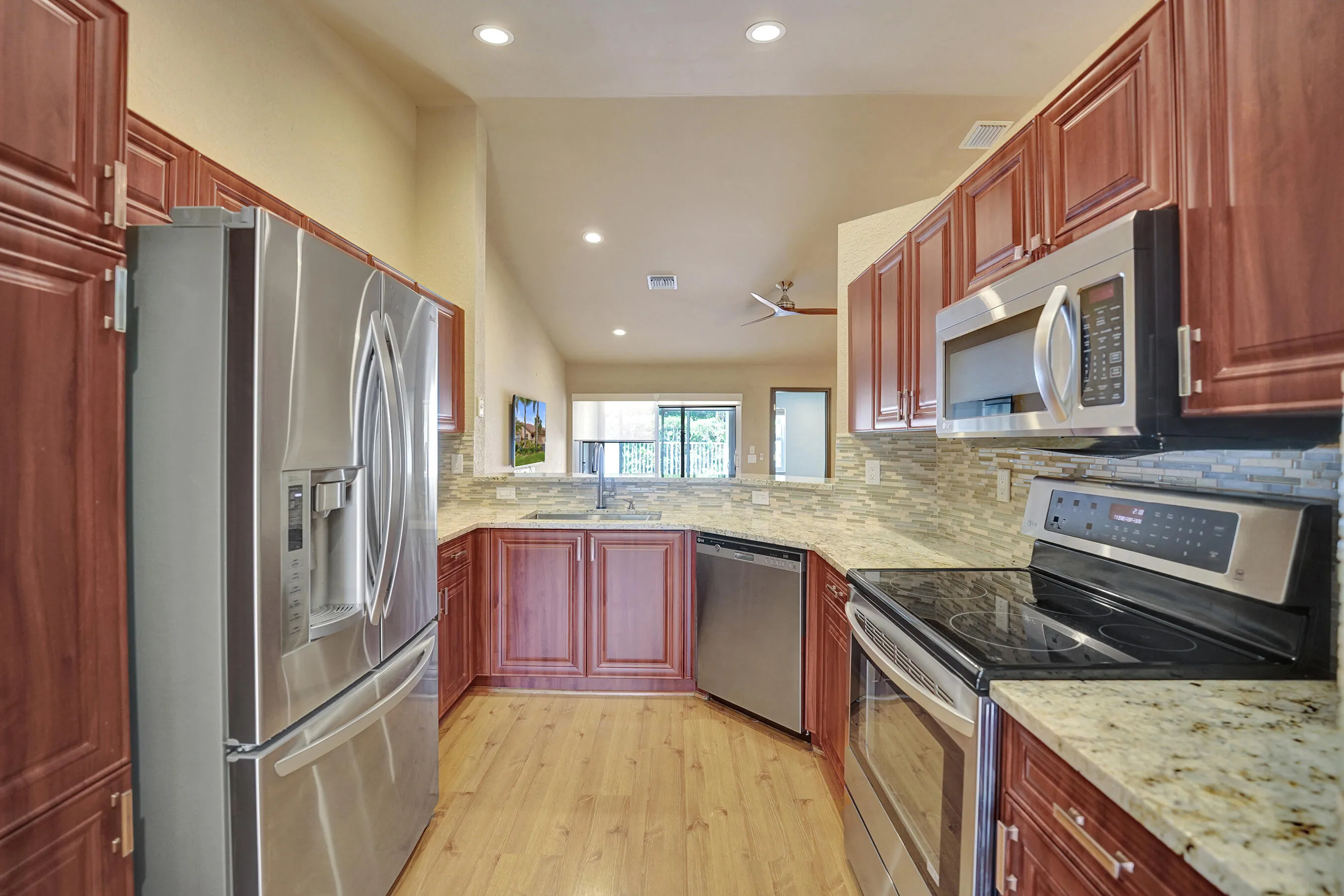 Well equipped kitchen