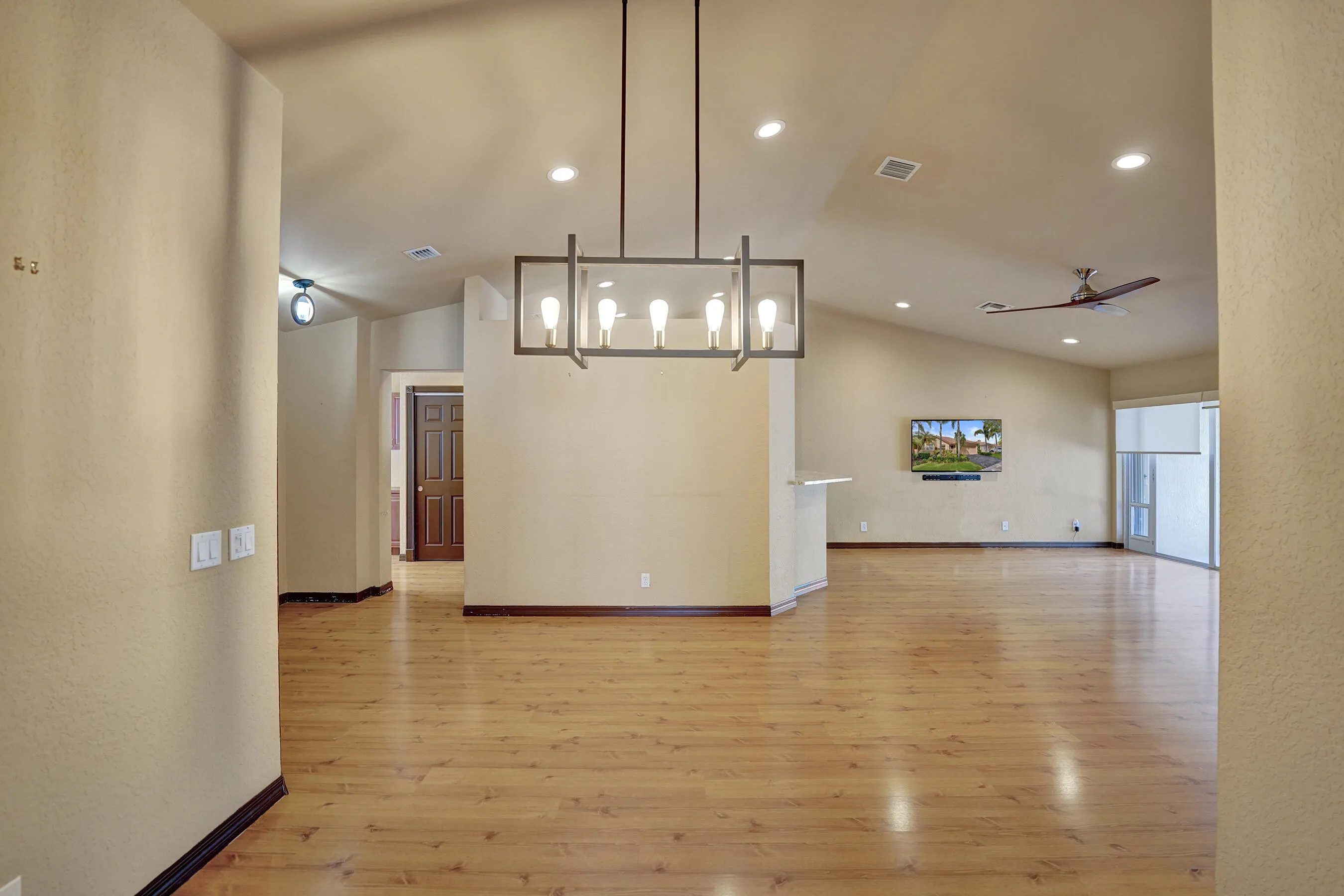 Dining room/Living room