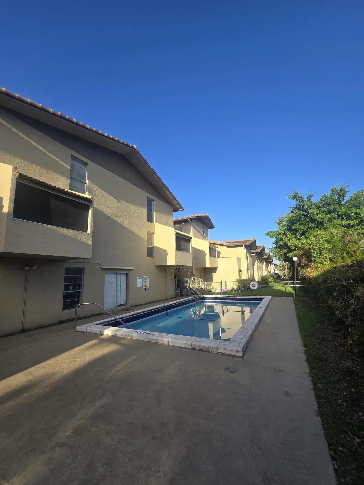 pool view 2