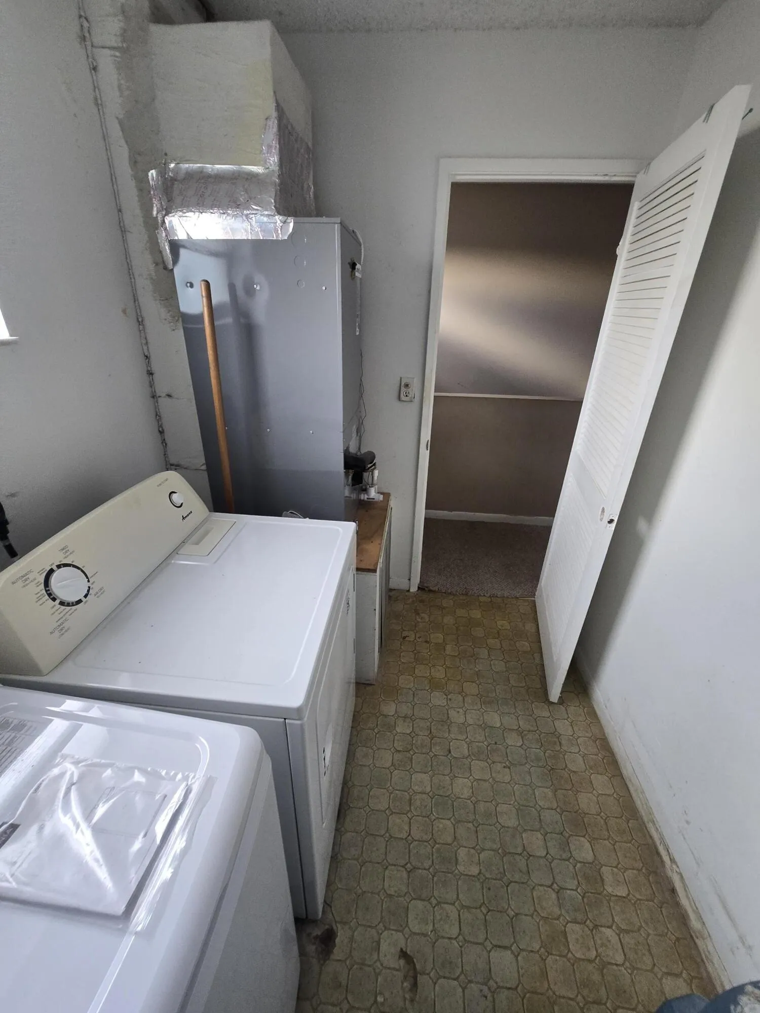 interior laundry room view