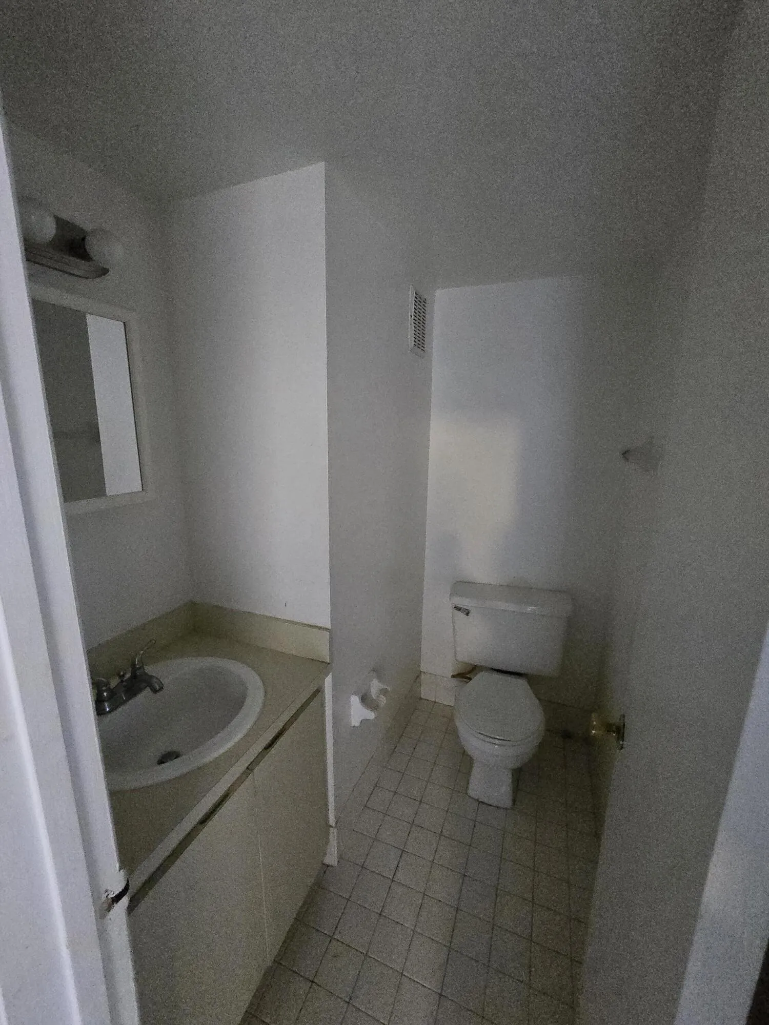 1st floor half bathroom