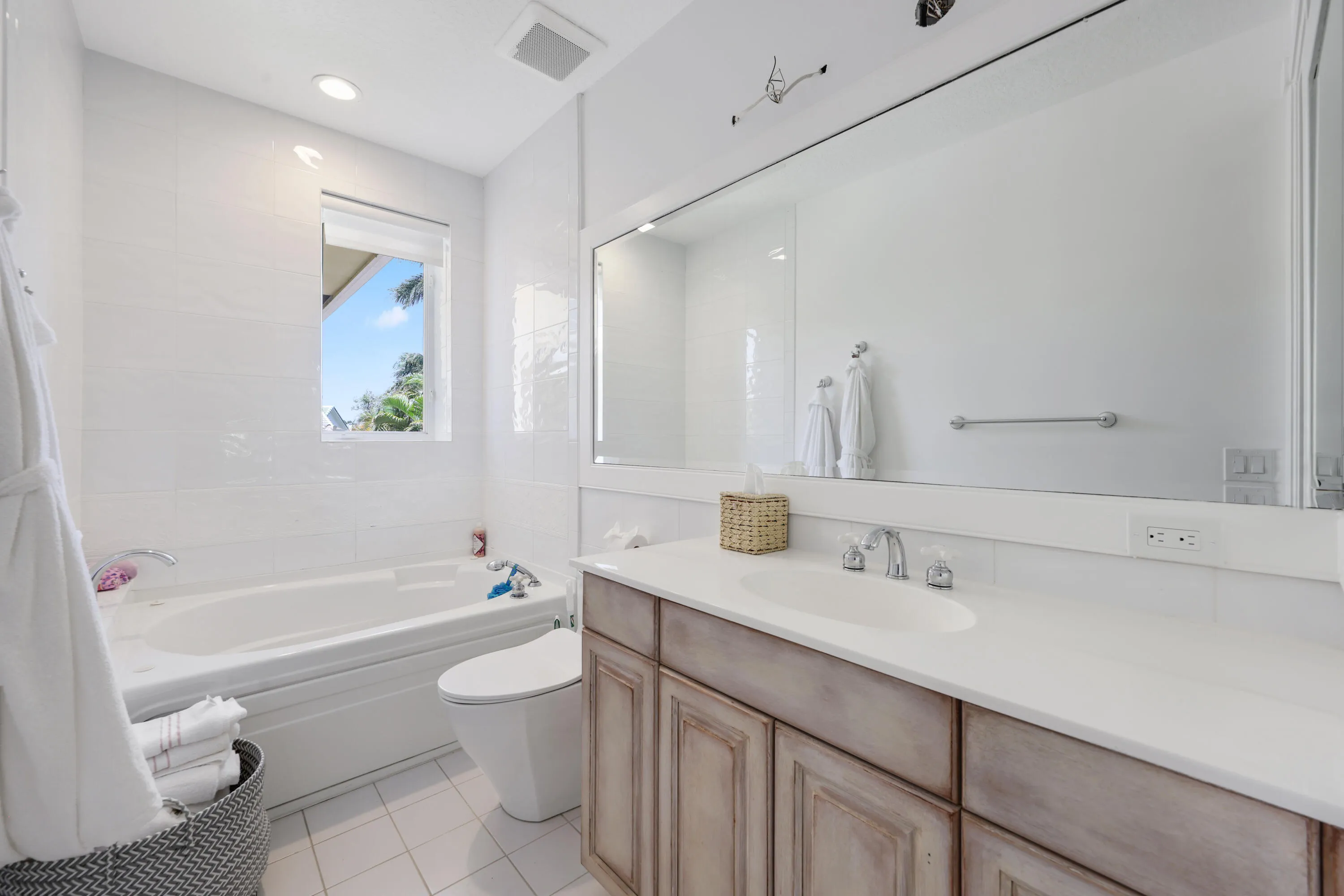 1019 Grand Court - 79.jpg-FULL