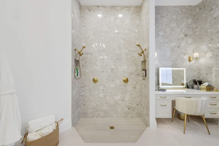 1019 Grand Court - 48.jpg-FULL