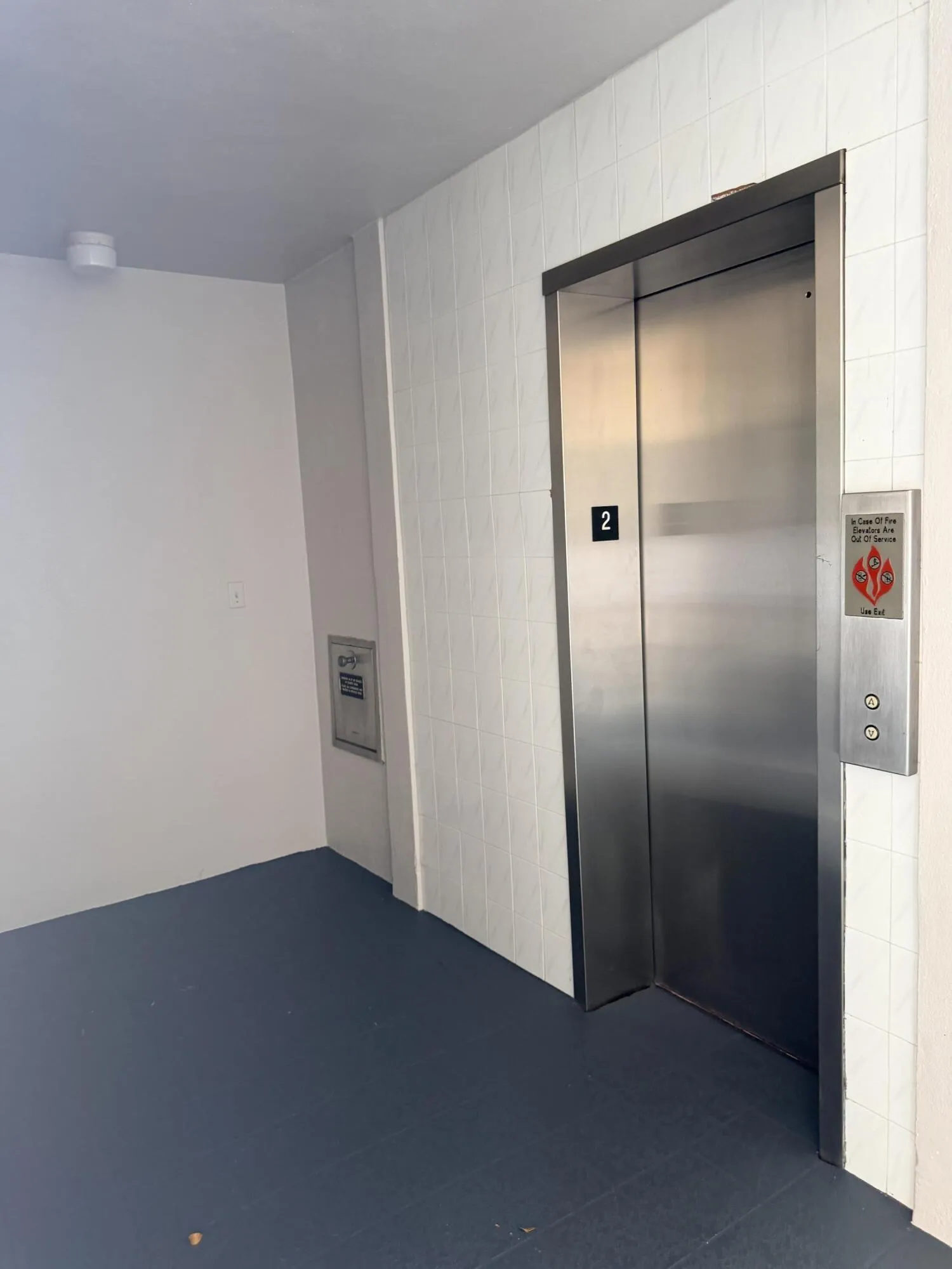 BUILDING ELEVATOR