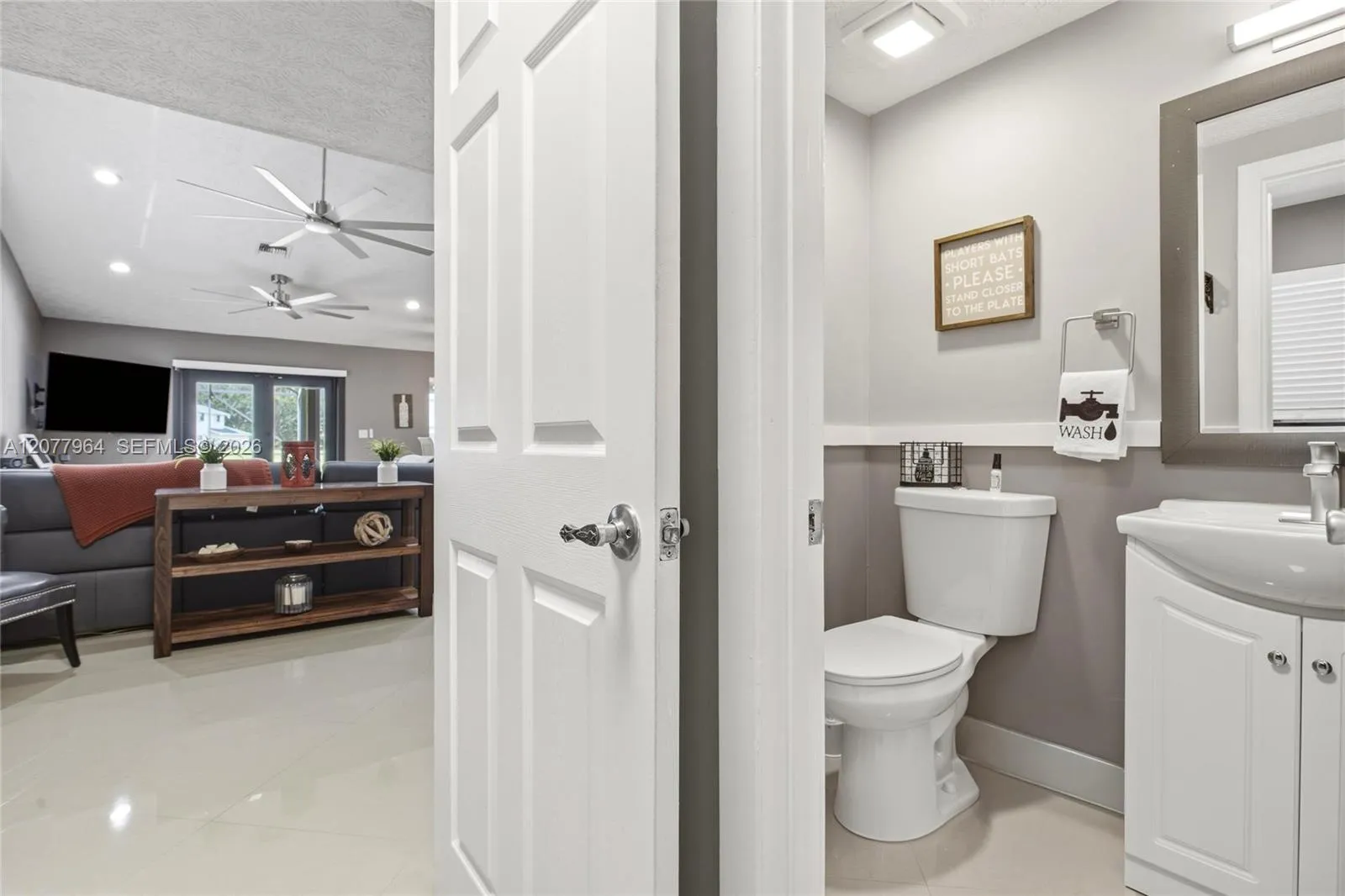 1/2 BATH OFF FAMILY ROOM