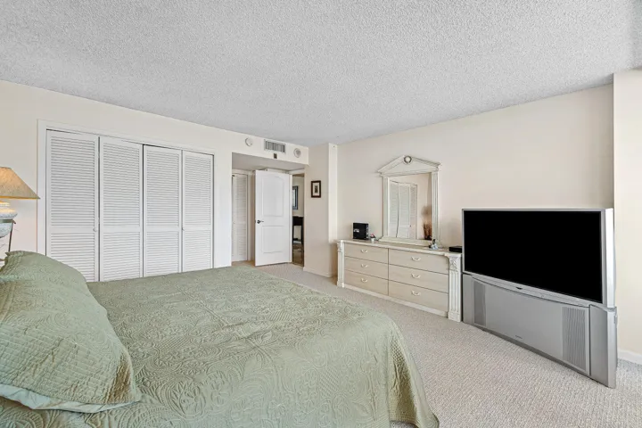 Primary suite