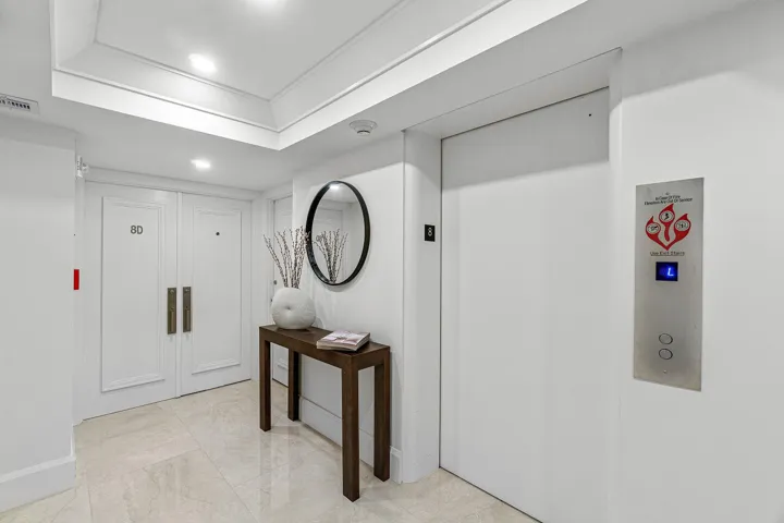Foyer entyry