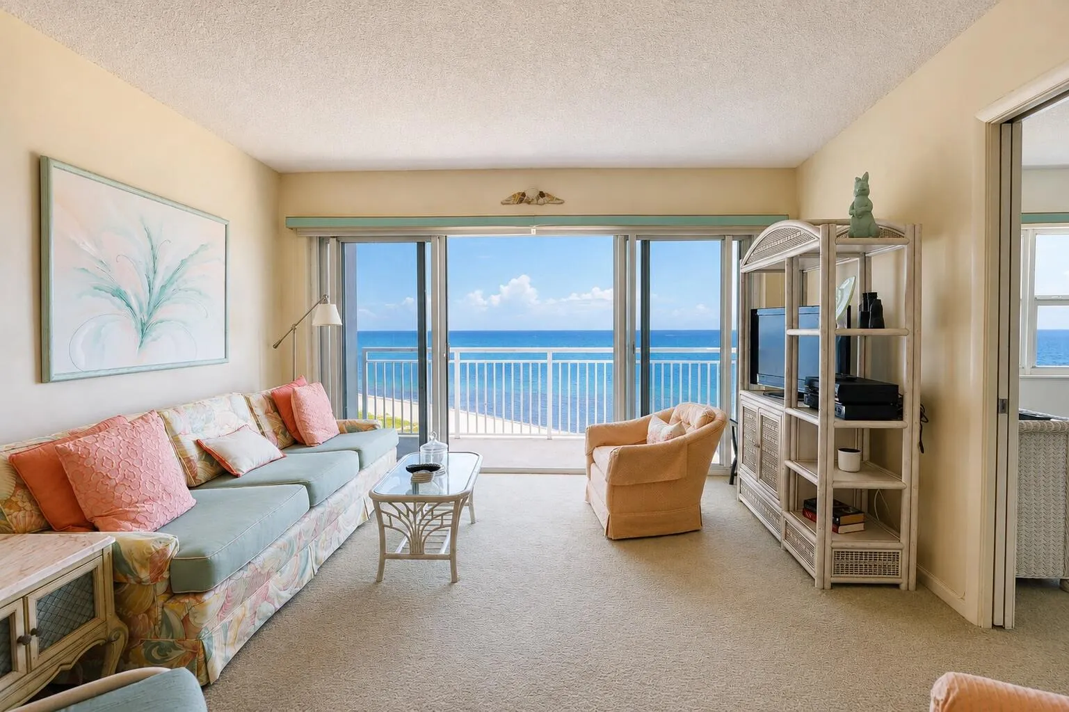 Living room with direct ocean view!