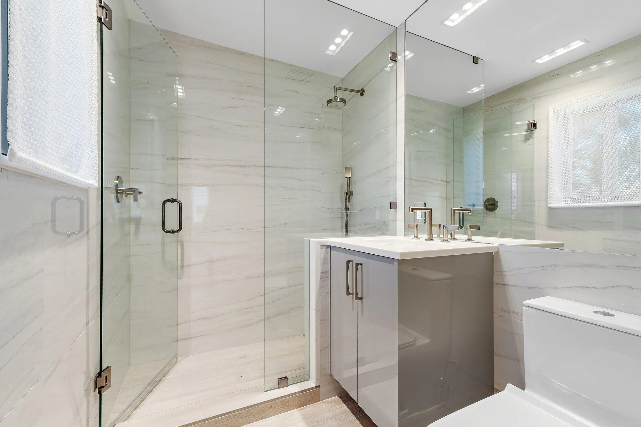 2nd Bathroom