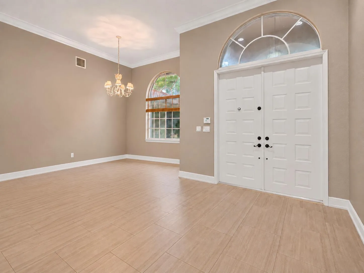 Foyer/Formal Dining Room