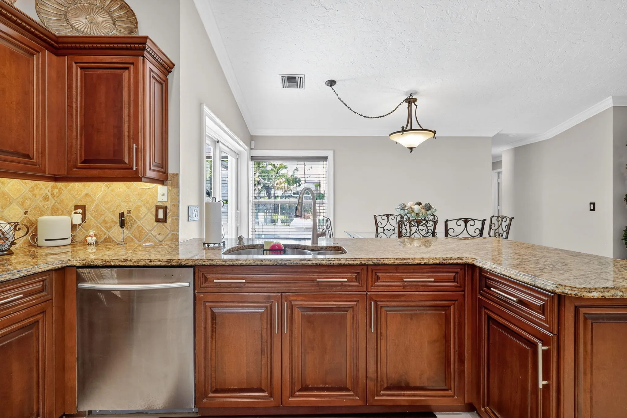 24-web-or-mls-027__82A9774