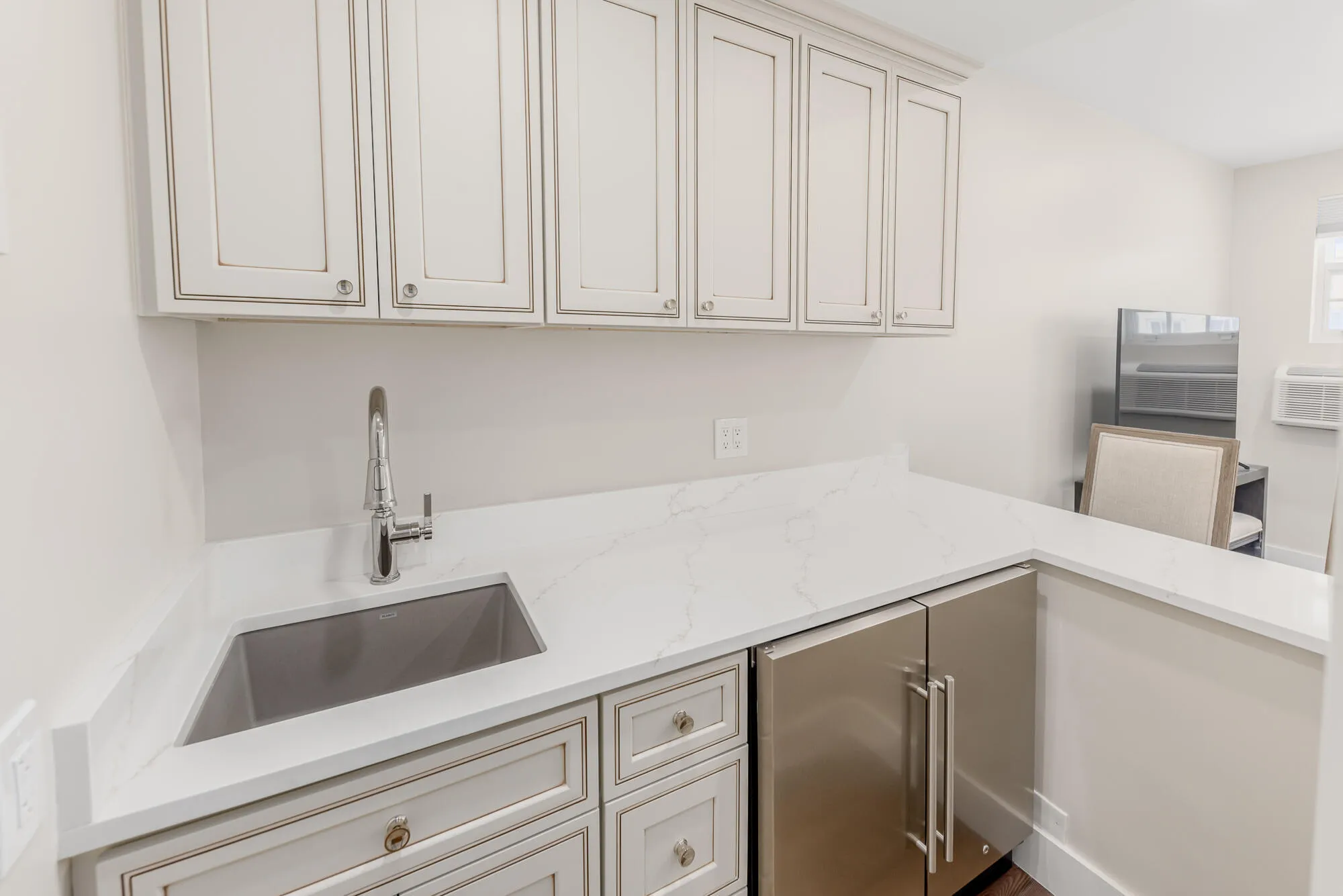 235 Sunrise Ave #2211, Palm Beach, FL 33