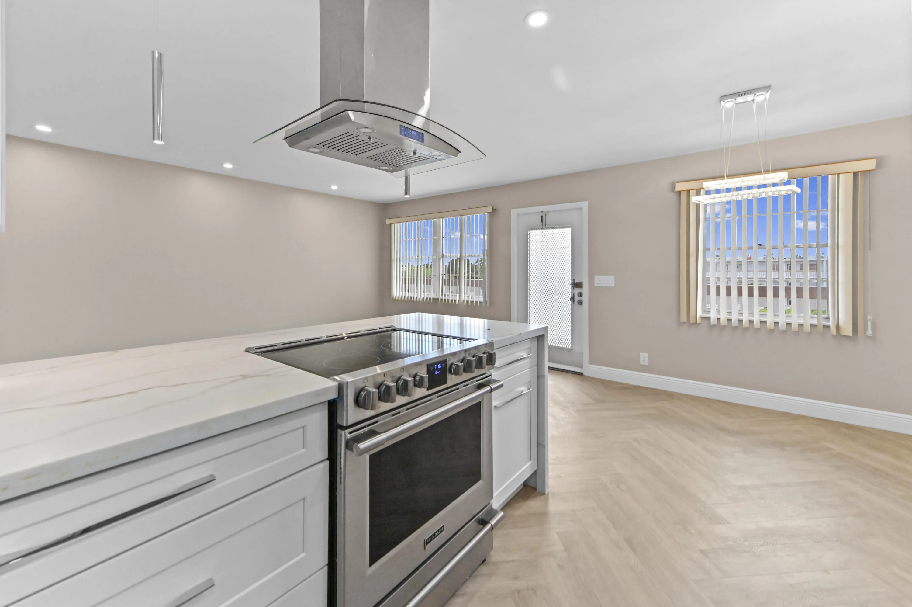 14 Kitchen 04