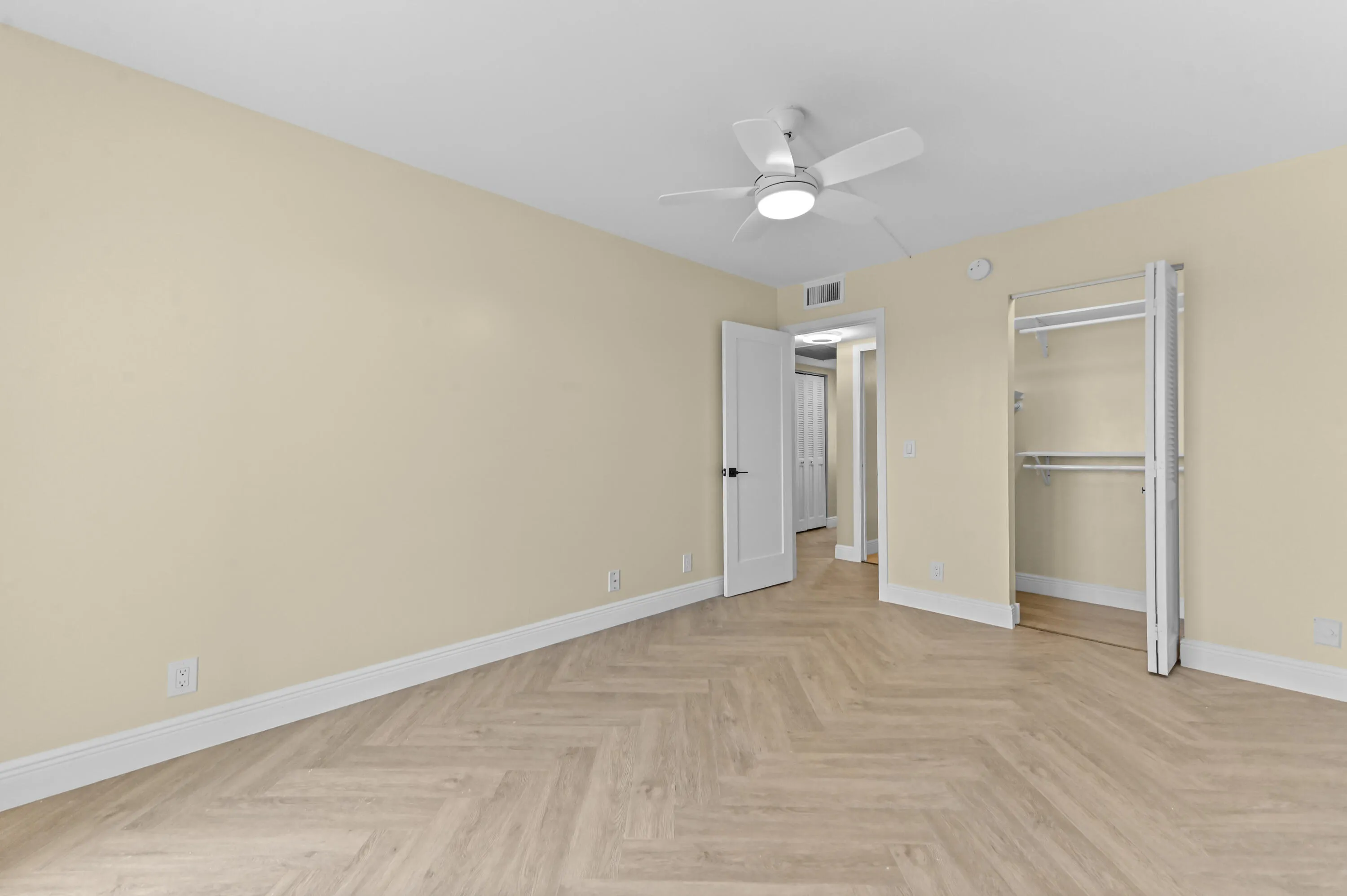 22 Bedroom 02