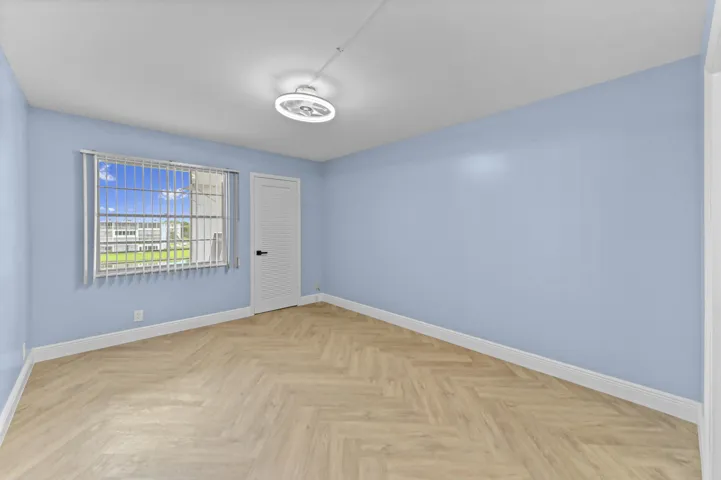 15 Bedroom 01