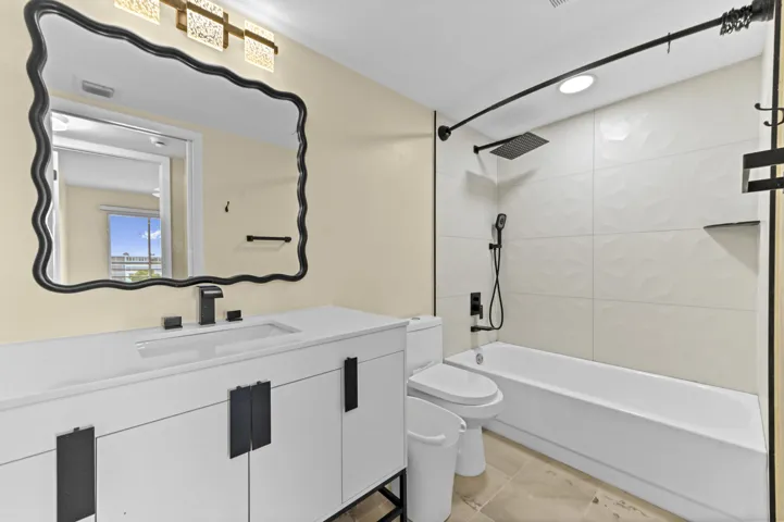 24 Bathroom 01