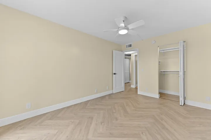 22 Bedroom 02