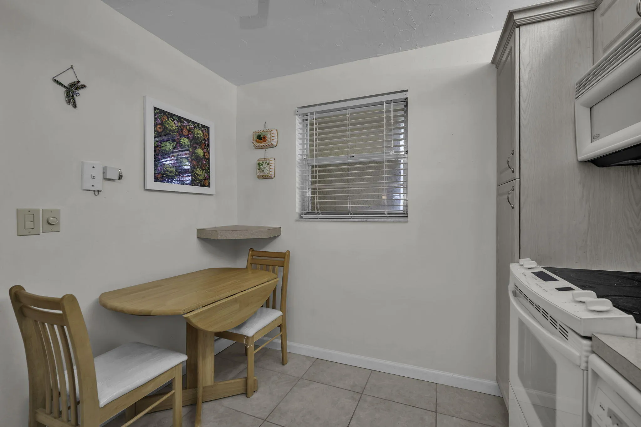 Eat-In Kitchen