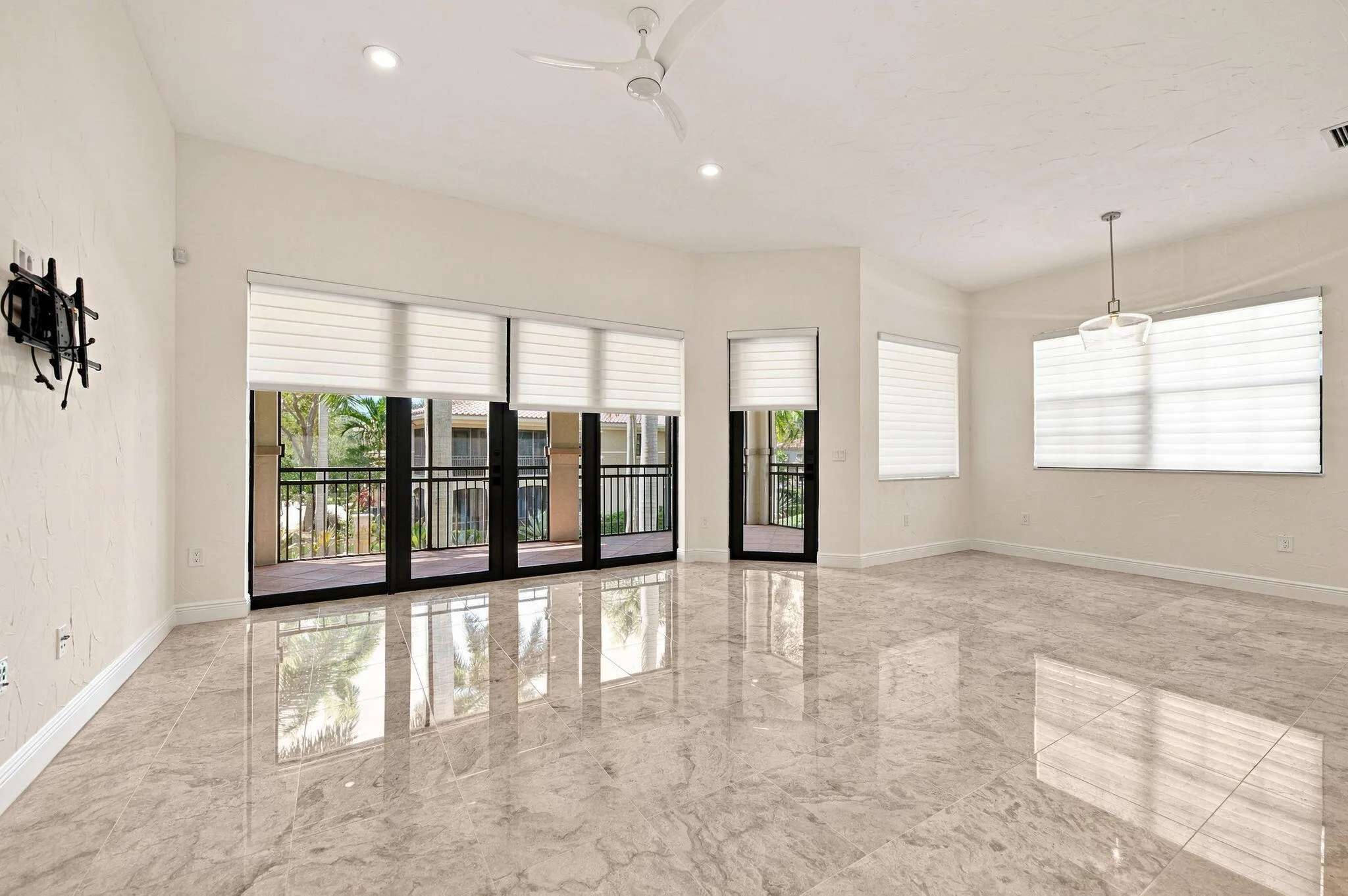 10-web-or-mls-7634-old-thyme-ct