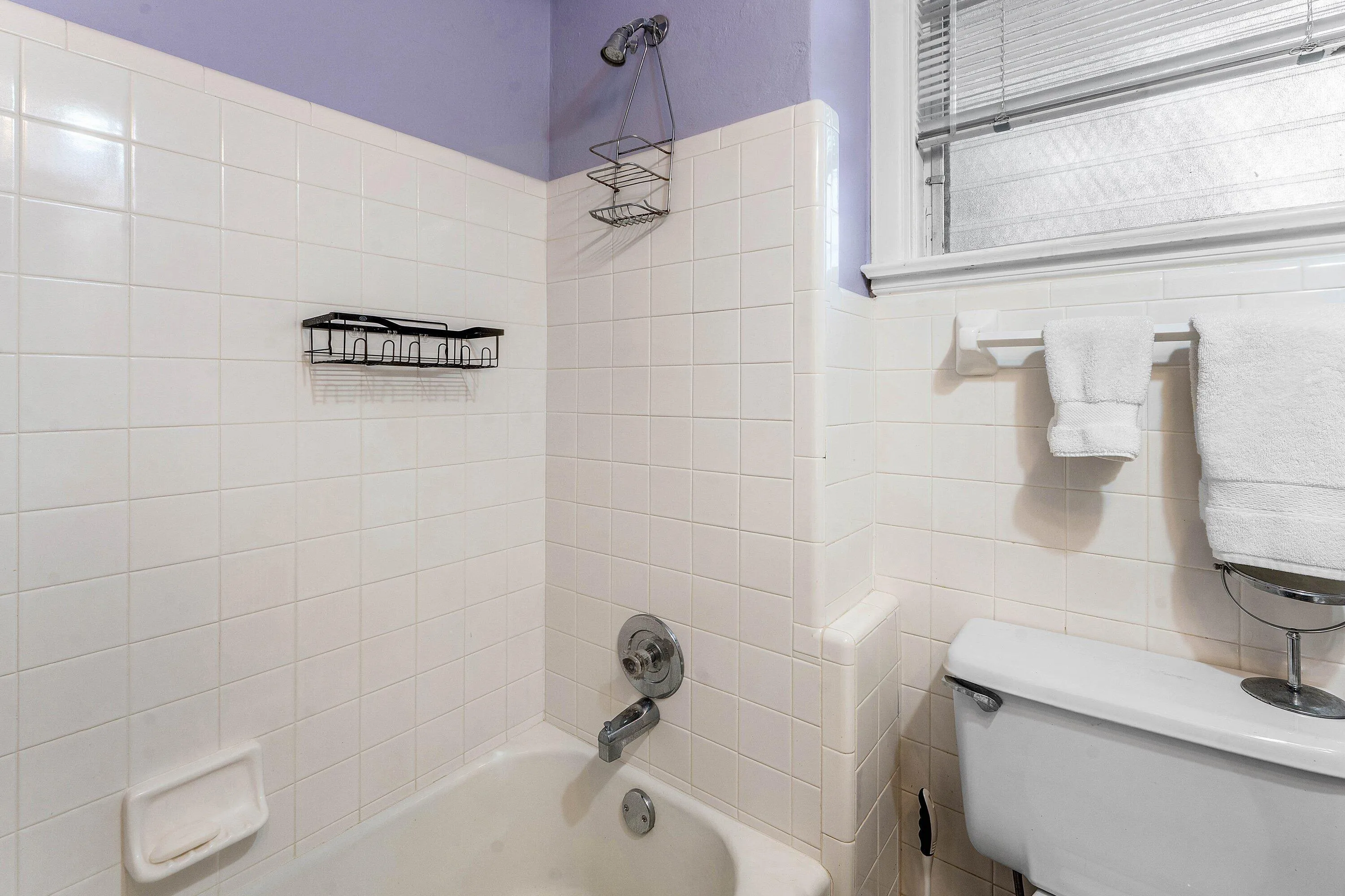 026 Guest bathroom