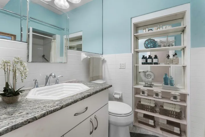 023 Primary bathroom