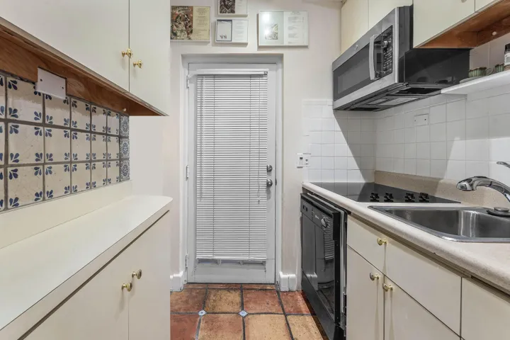 018 Kitchen