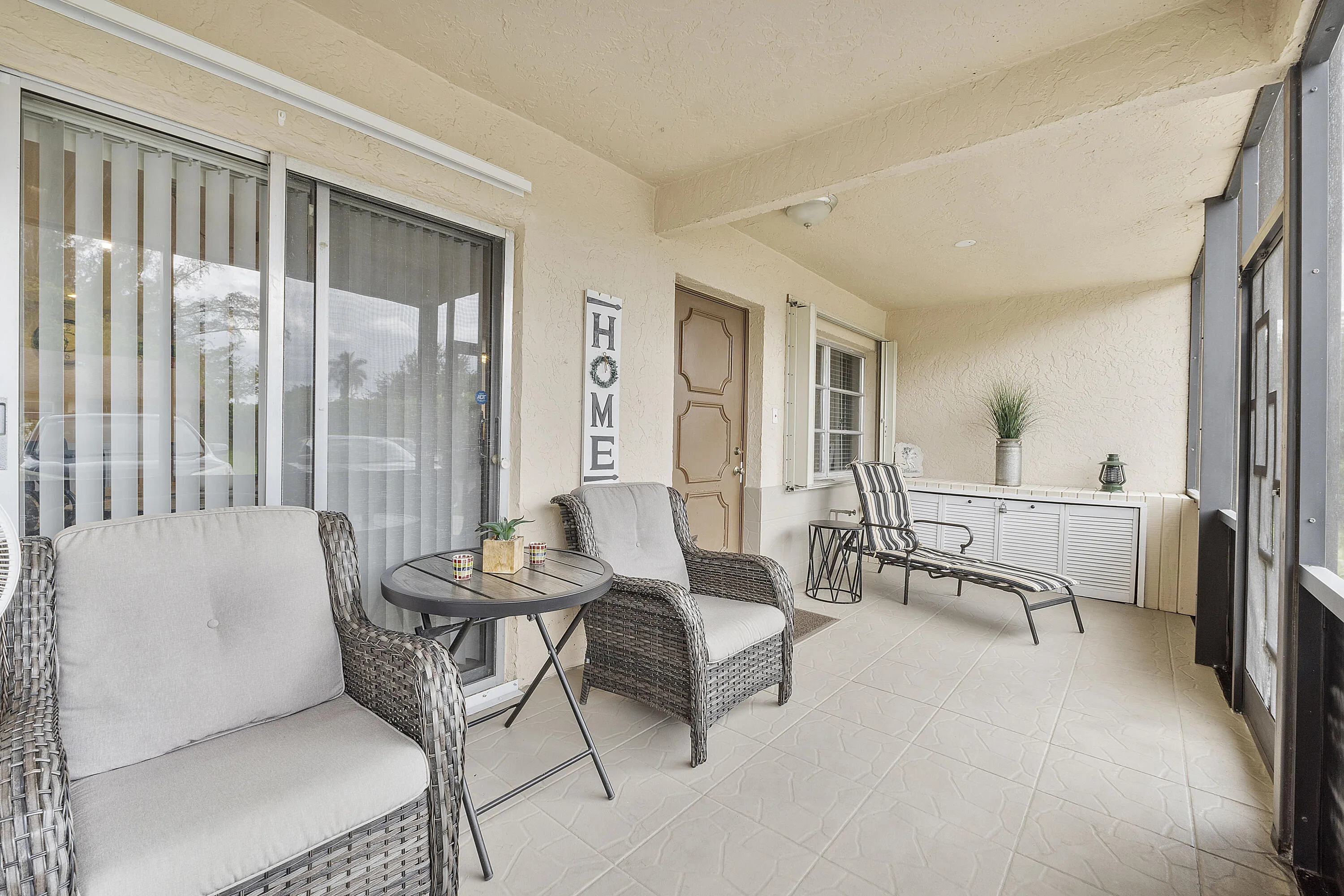 Large enclosed Patio