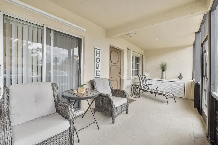Large enclosed Patio