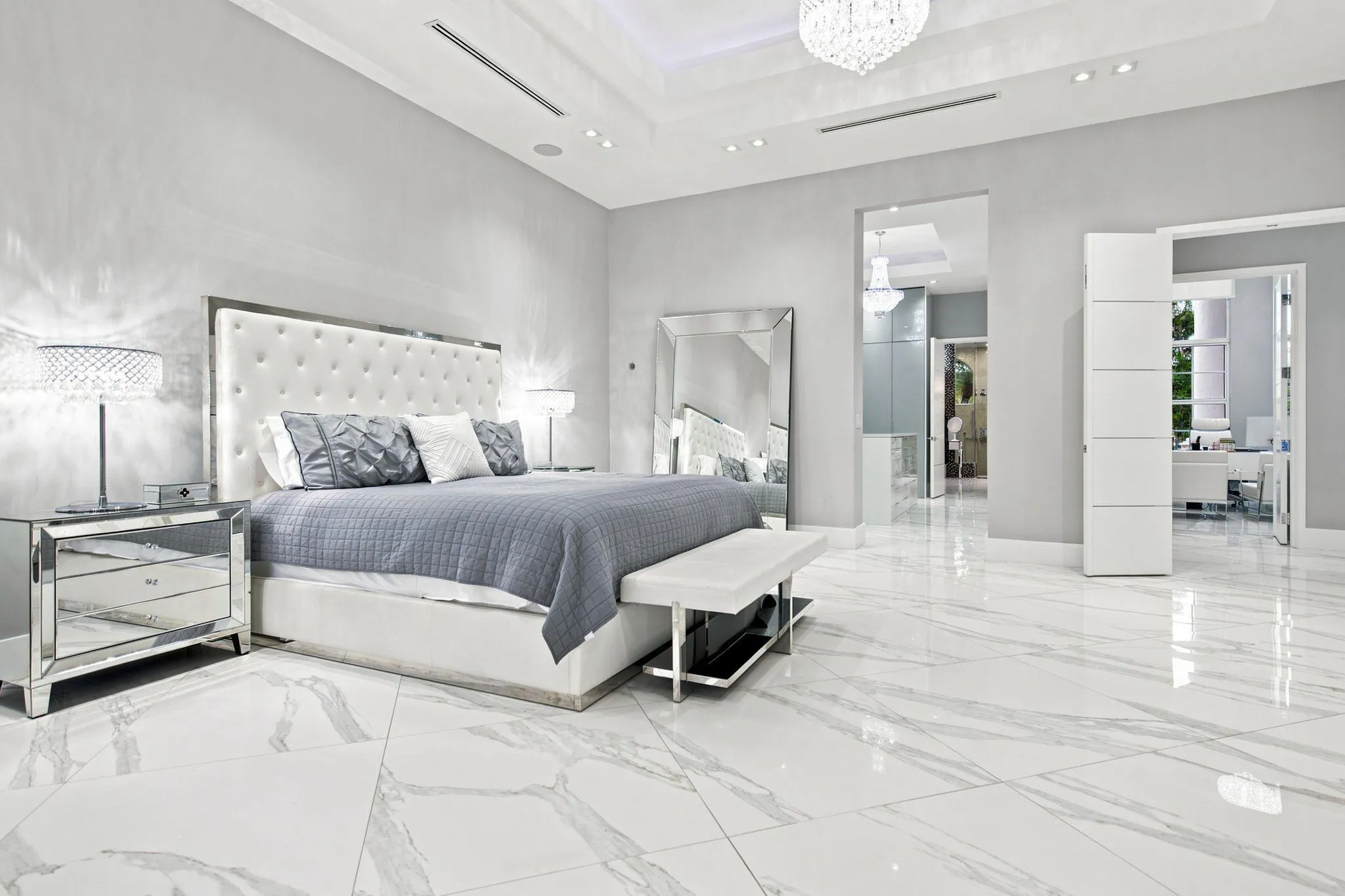 Master Bedroom (2)
