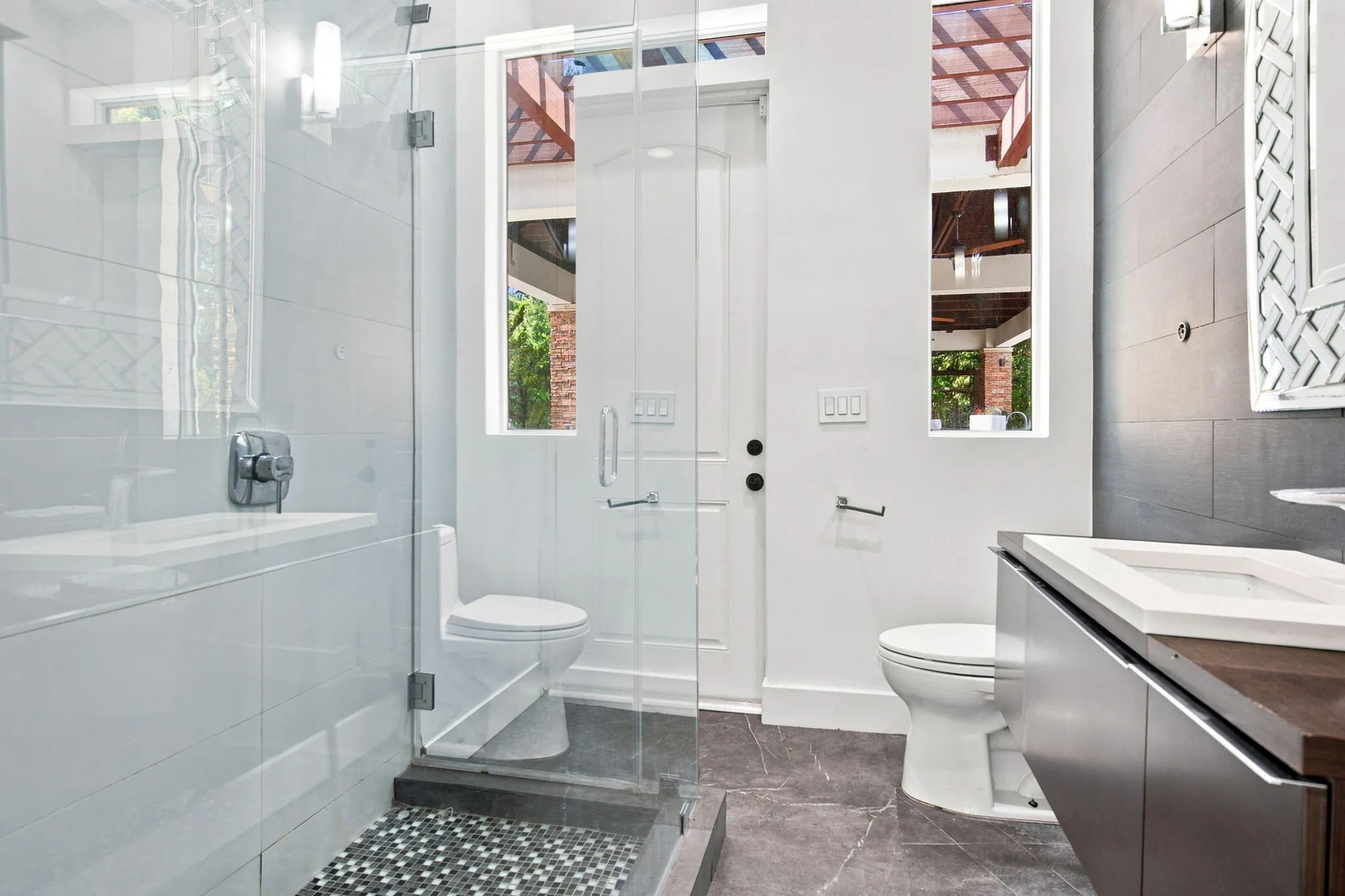 Guest Bath-Steam (1)