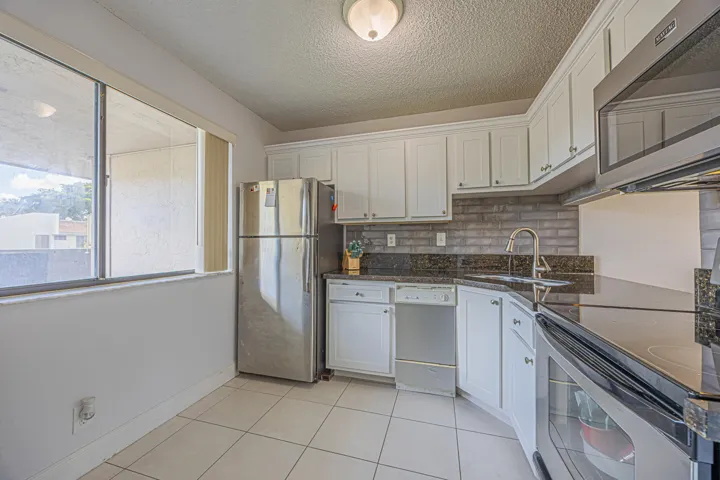 153A0093-HDR