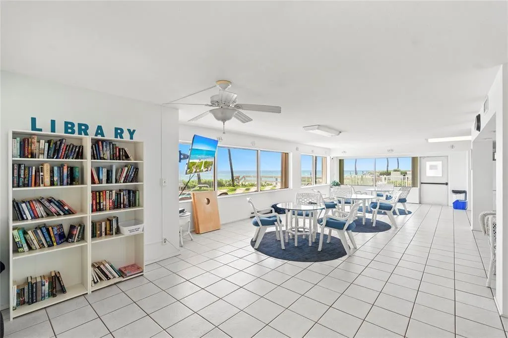 COMMUNITY ROOM